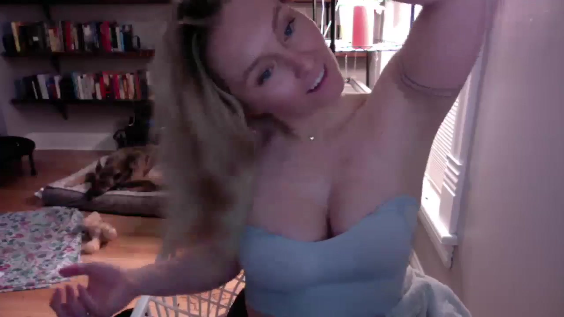 Gallery image thumbnail from BendyBlonde1's myfreecams stream on, 11/22/2023, 10:17 image 14 of 20