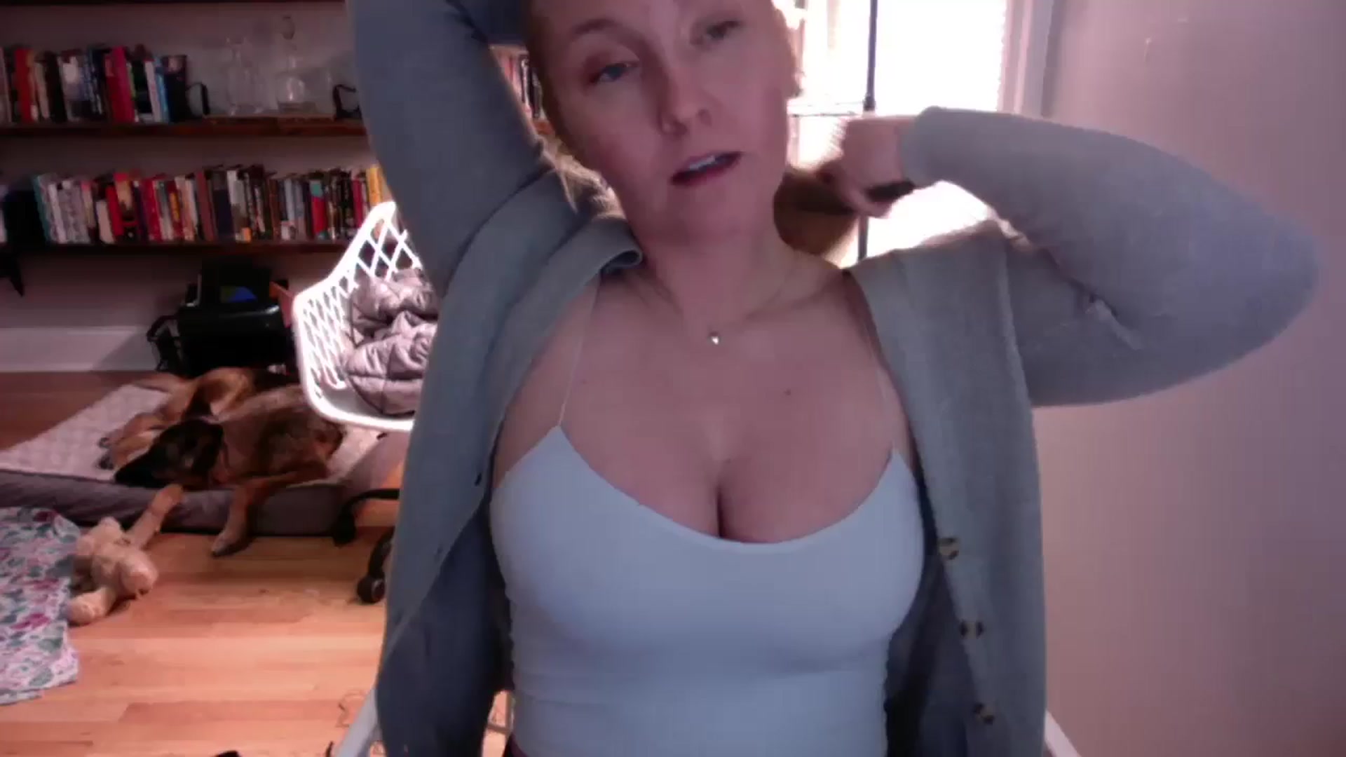 Gallery image thumbnail from BendyBlonde1's myfreecams stream on, 11/22/2023, 10:17 image 5 of 20