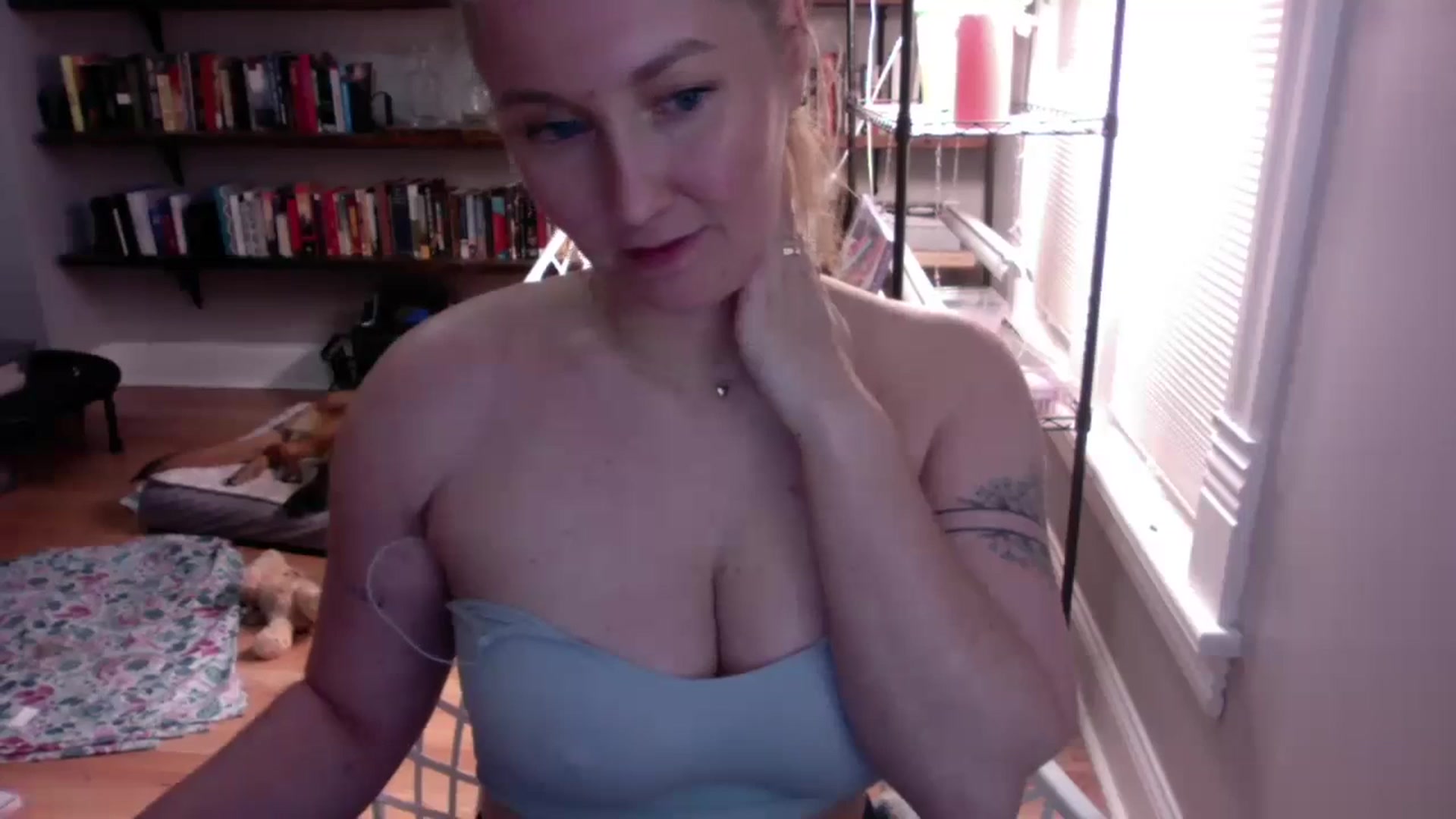 Gallery image thumbnail from BendyBlonde1's myfreecams stream on, 11/22/2023, 11:04 image 12 of 20