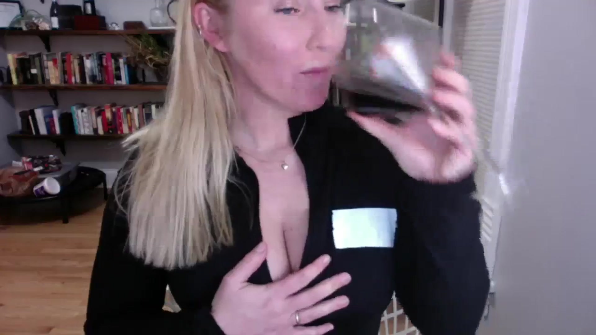 Gallery image thumbnail from BendyBlonde1's myfreecams stream on, 11/29/2023, 06:33 image 20 of 20