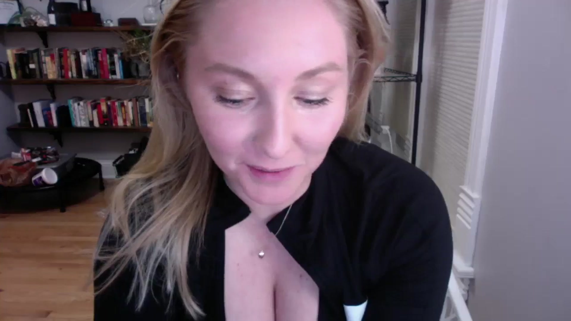 Gallery image thumbnail from BendyBlonde1's myfreecams stream on, 11/29/2023, 06:33 image 14 of 20