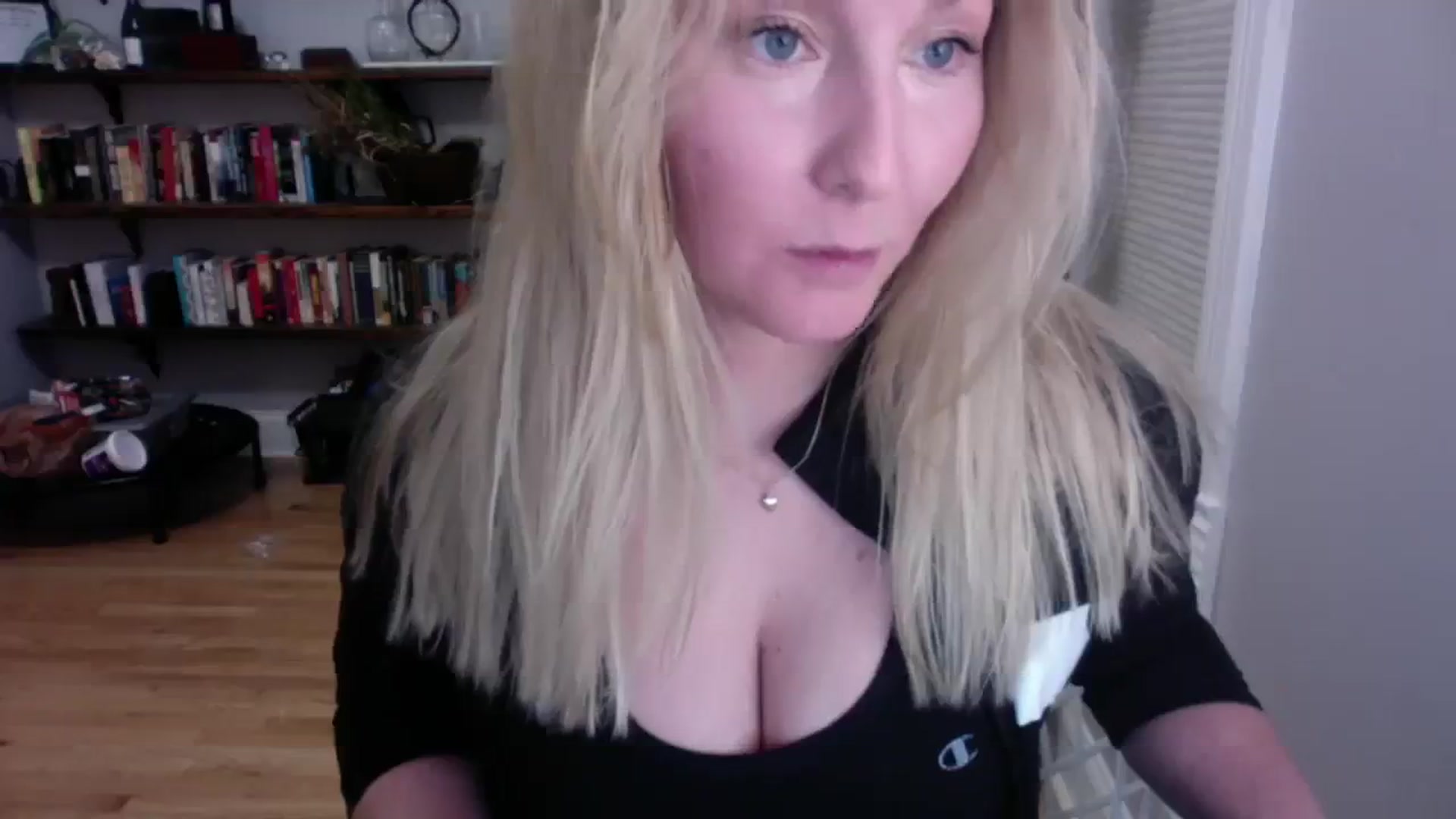 Gallery image thumbnail from BendyBlonde1's myfreecams stream on, 11/29/2023, 06:33 image 12 of 20