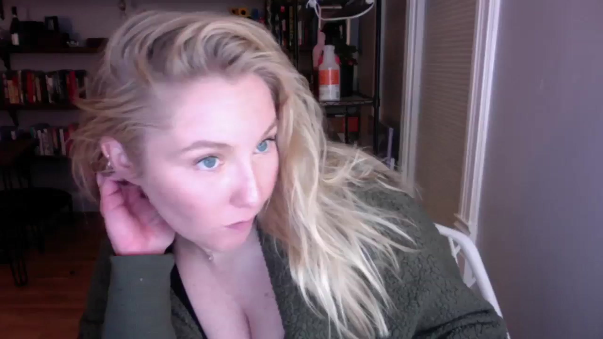Gallery image thumbnail from BendyBlonde1's myfreecams stream on, 12/05/2023, 06:07 image 17 of 20