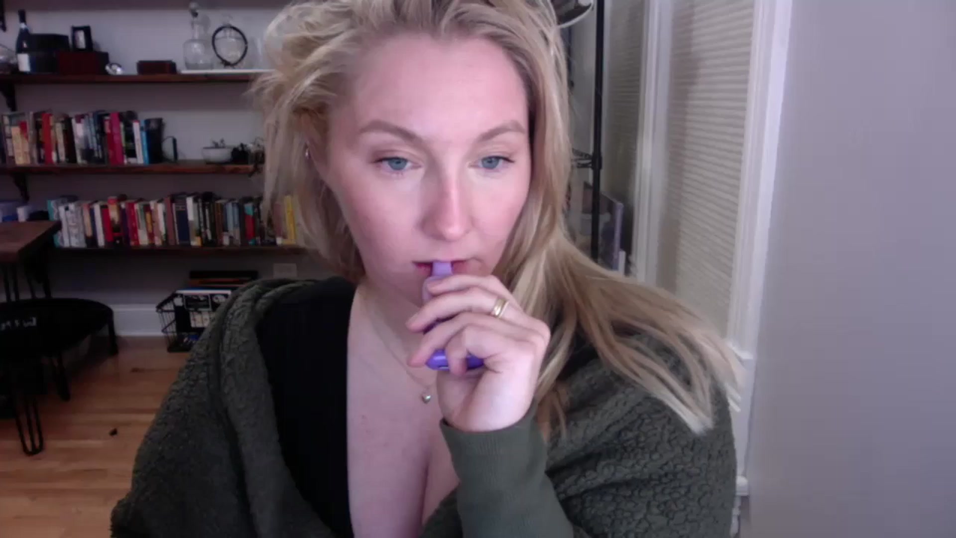 Gallery image thumbnail from BendyBlonde1's myfreecams stream on, 12/05/2023, 09:14 image 7 of 20
