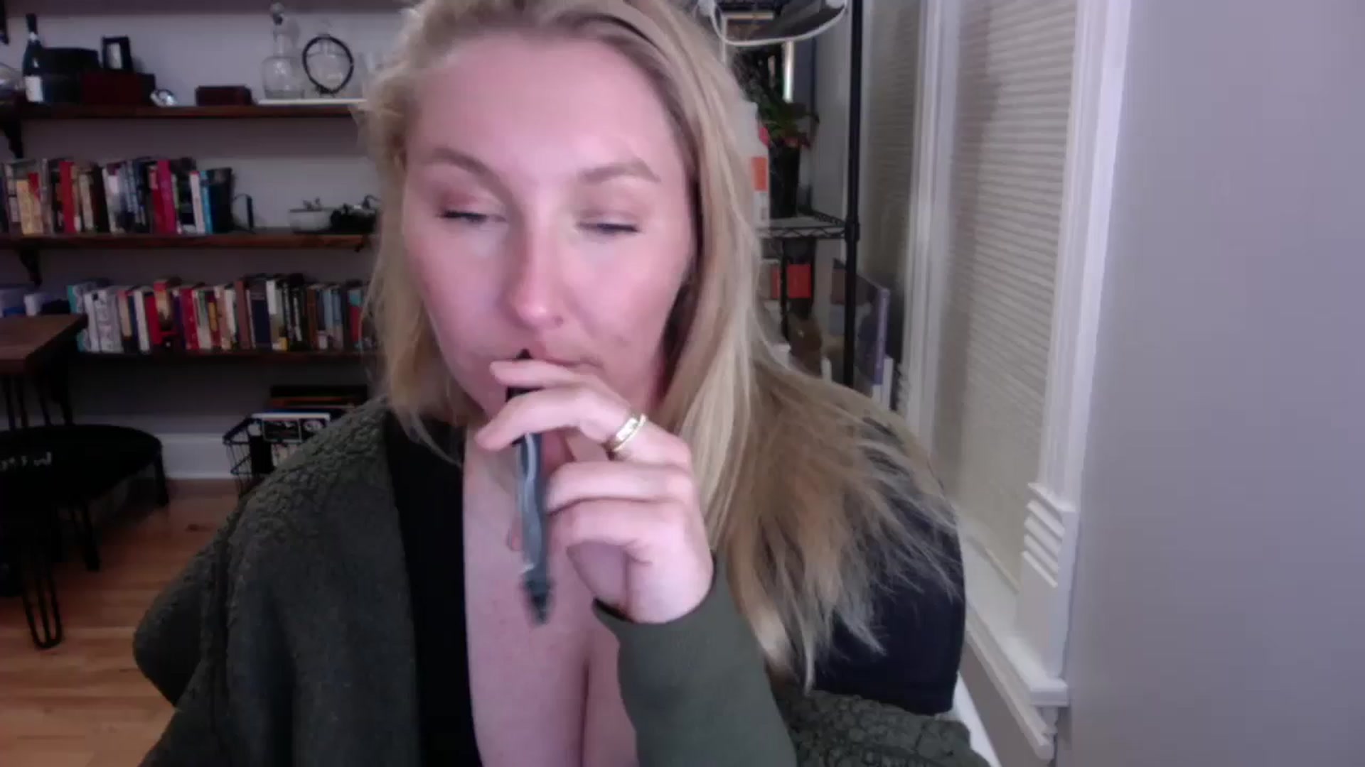 Gallery image thumbnail from BendyBlonde1's myfreecams stream on, 12/05/2023, 09:14 image 4 of 20