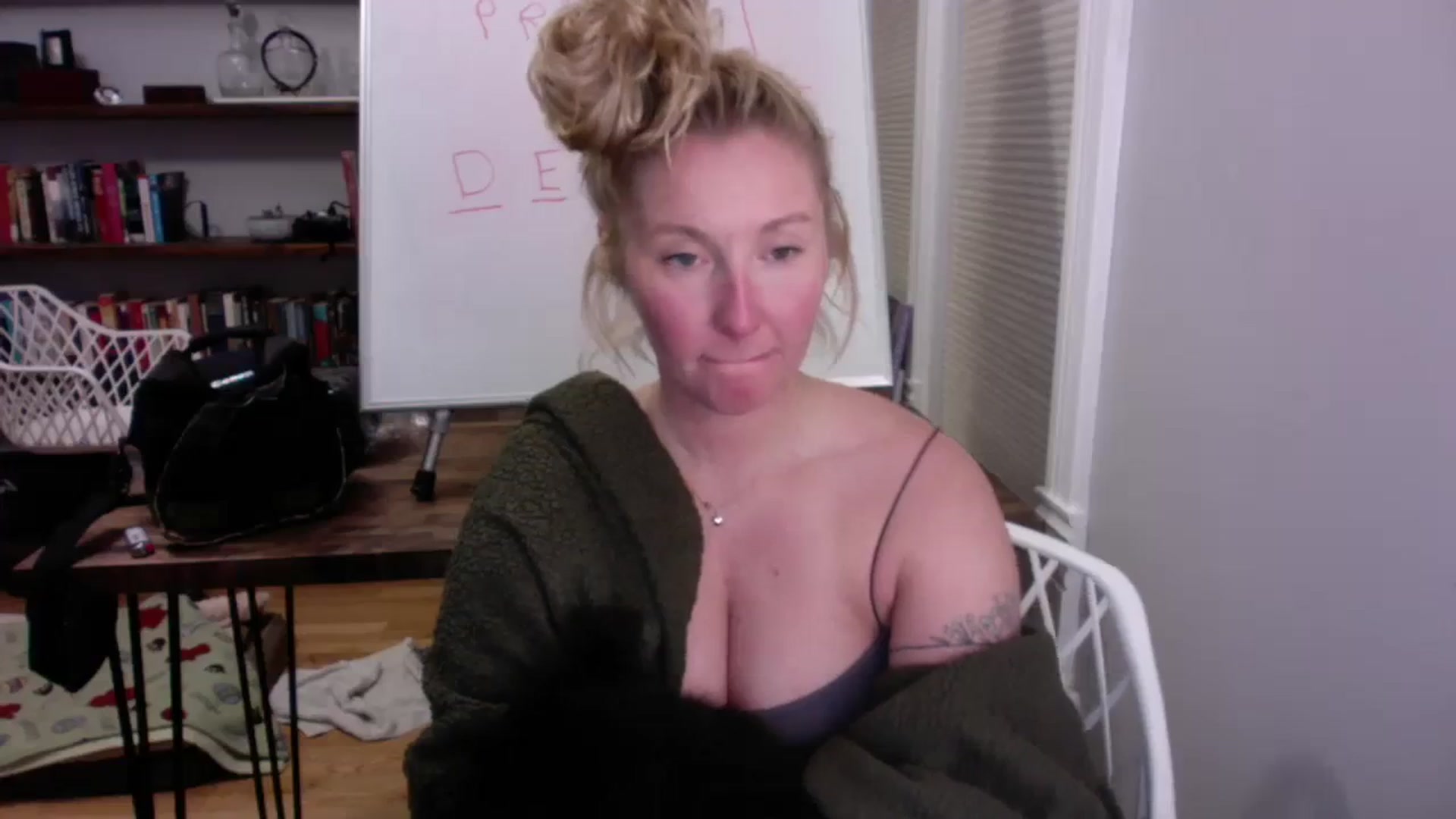 Gallery image thumbnail from BendyBlonde1's myfreecams stream on, 12/22/2023, 06:36 image 20 of 20