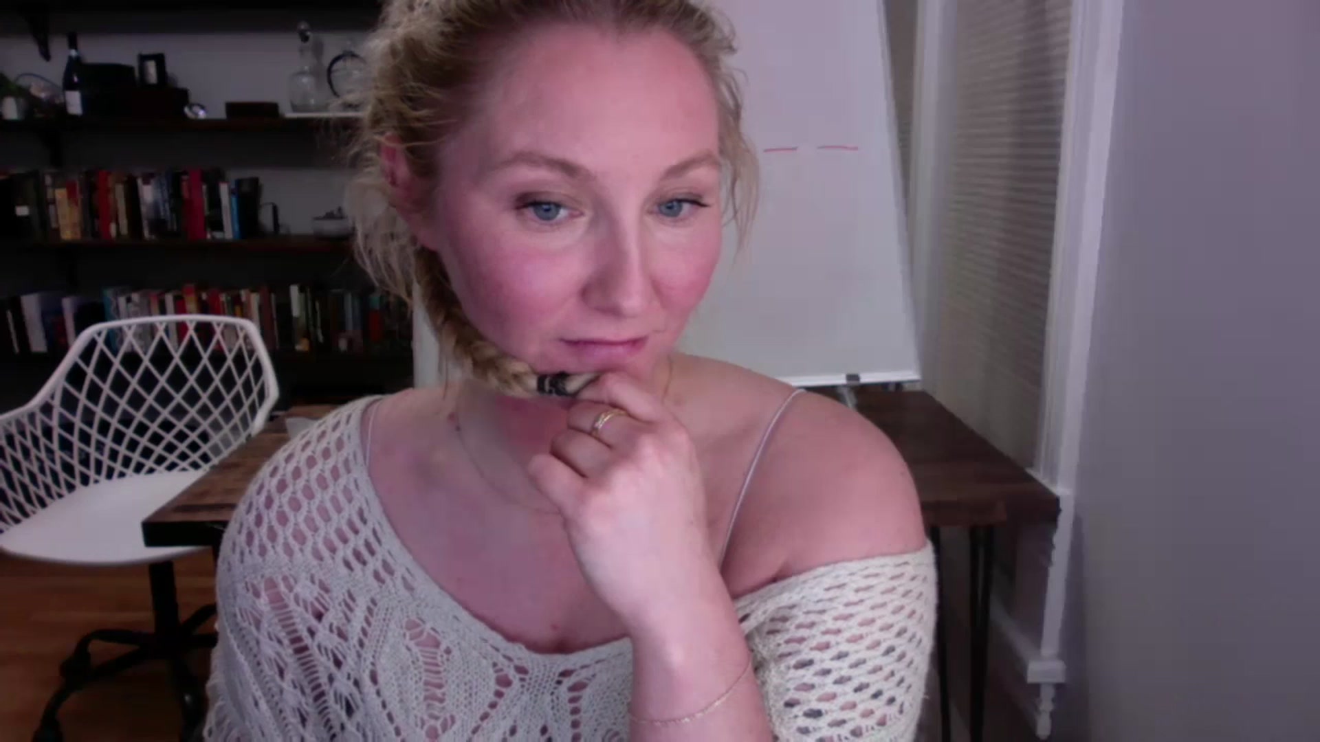 Gallery image thumbnail from BendyBlonde1's myfreecams stream on, 12/27/2023, 03:42 image 12 of 20