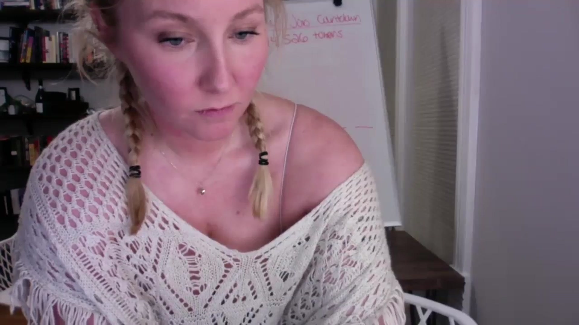 Gallery image thumbnail from BendyBlonde1's myfreecams stream on, 12/27/2023, 03:42 image 16 of 20