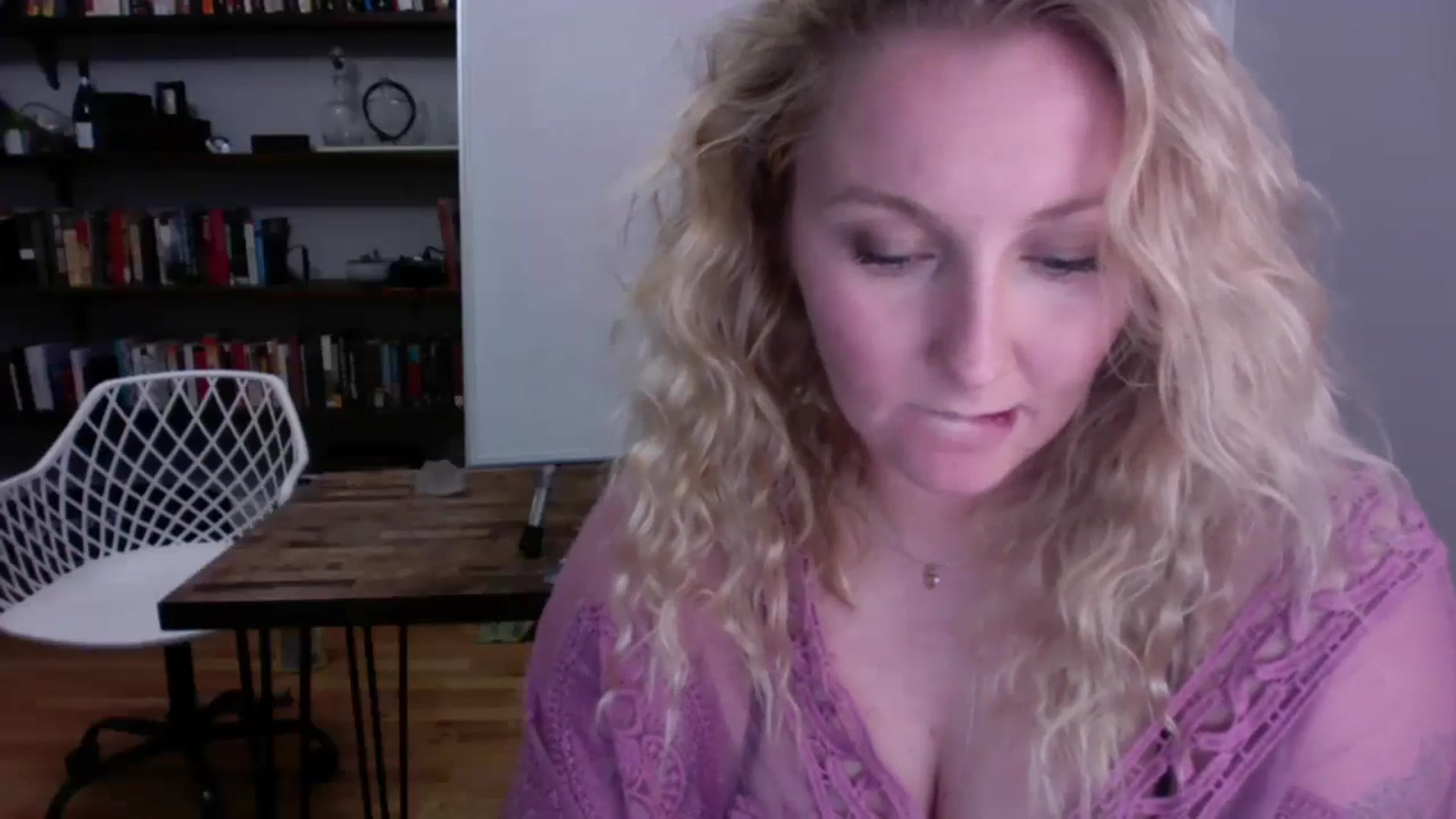 Gallery image thumbnail from BendyBlonde1's myfreecams stream on, 12/27/2023, 08:01 image 8 of 20