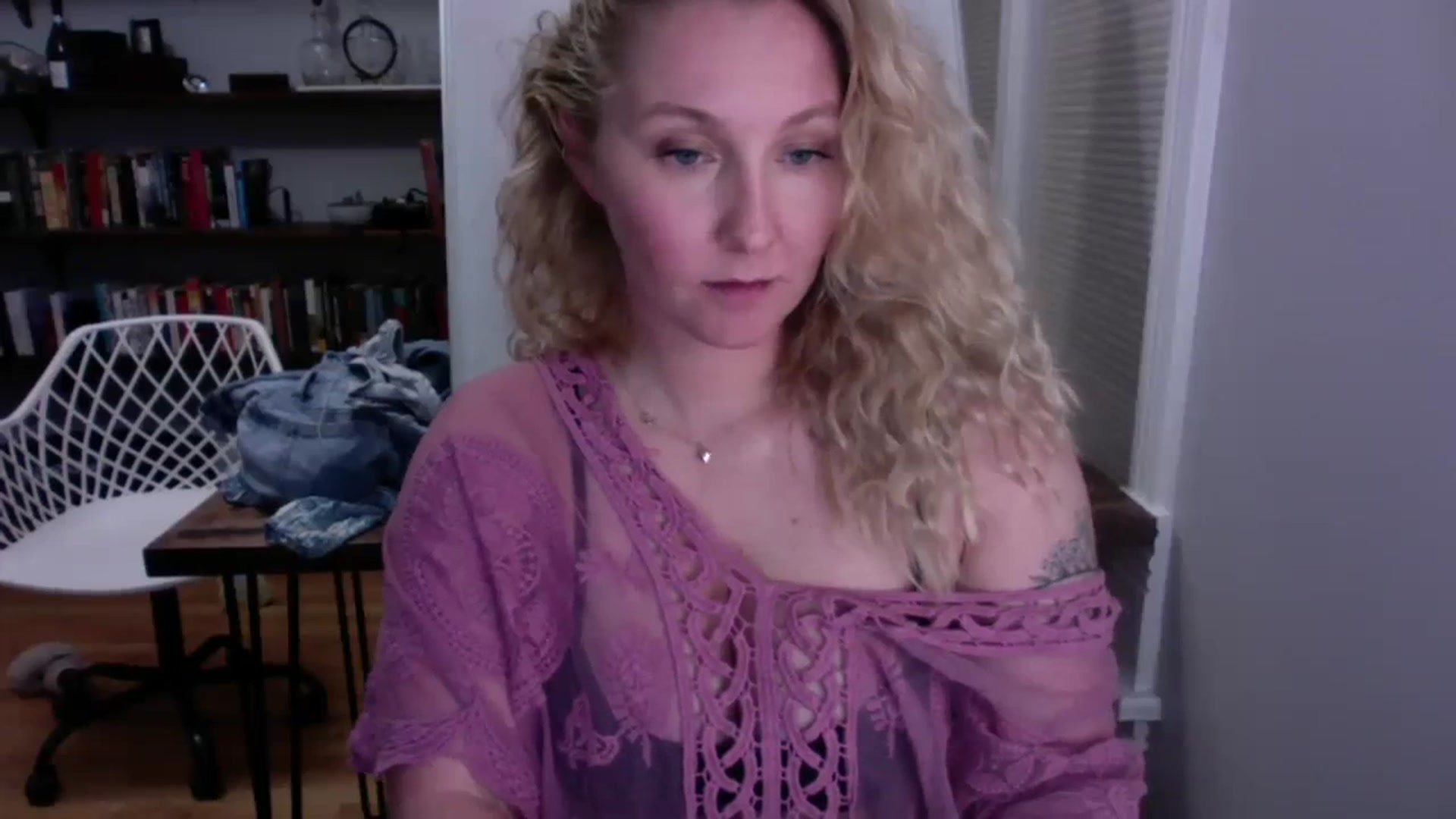Gallery image thumbnail from BendyBlonde1's myfreecams stream on, 12/27/2023, 08:01 image 16 of 20