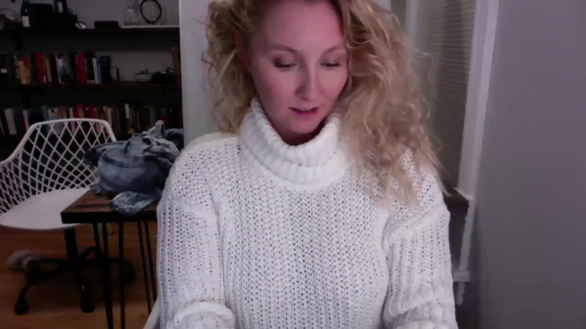 Gallery image thumbnail from BendyBlonde1's myfreecams stream on, 12/27/2023, 08:01 image 18 of 20