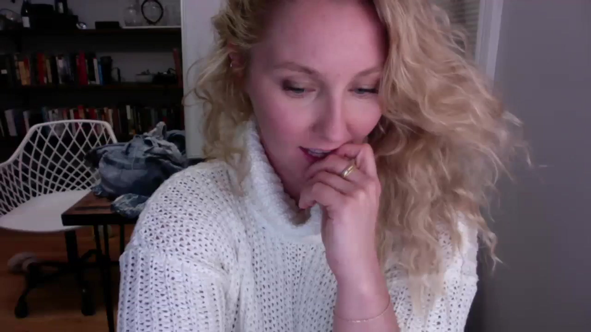 Gallery image thumbnail from BendyBlonde1's myfreecams stream on, 12/27/2023, 08:01 image 19 of 20
