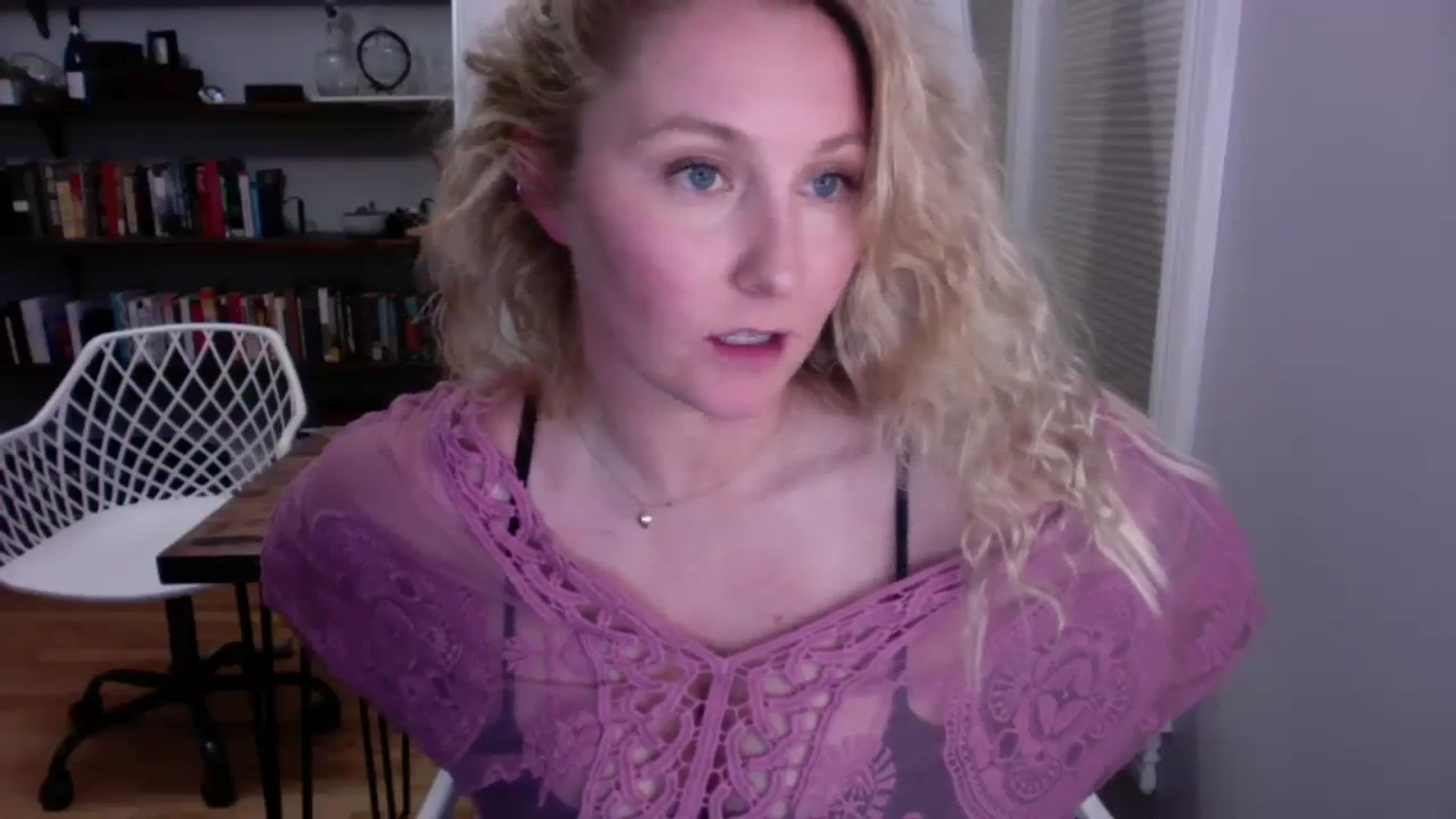 Gallery image thumbnail from BendyBlonde1's myfreecams stream on, 12/27/2023, 08:01 image 11 of 20