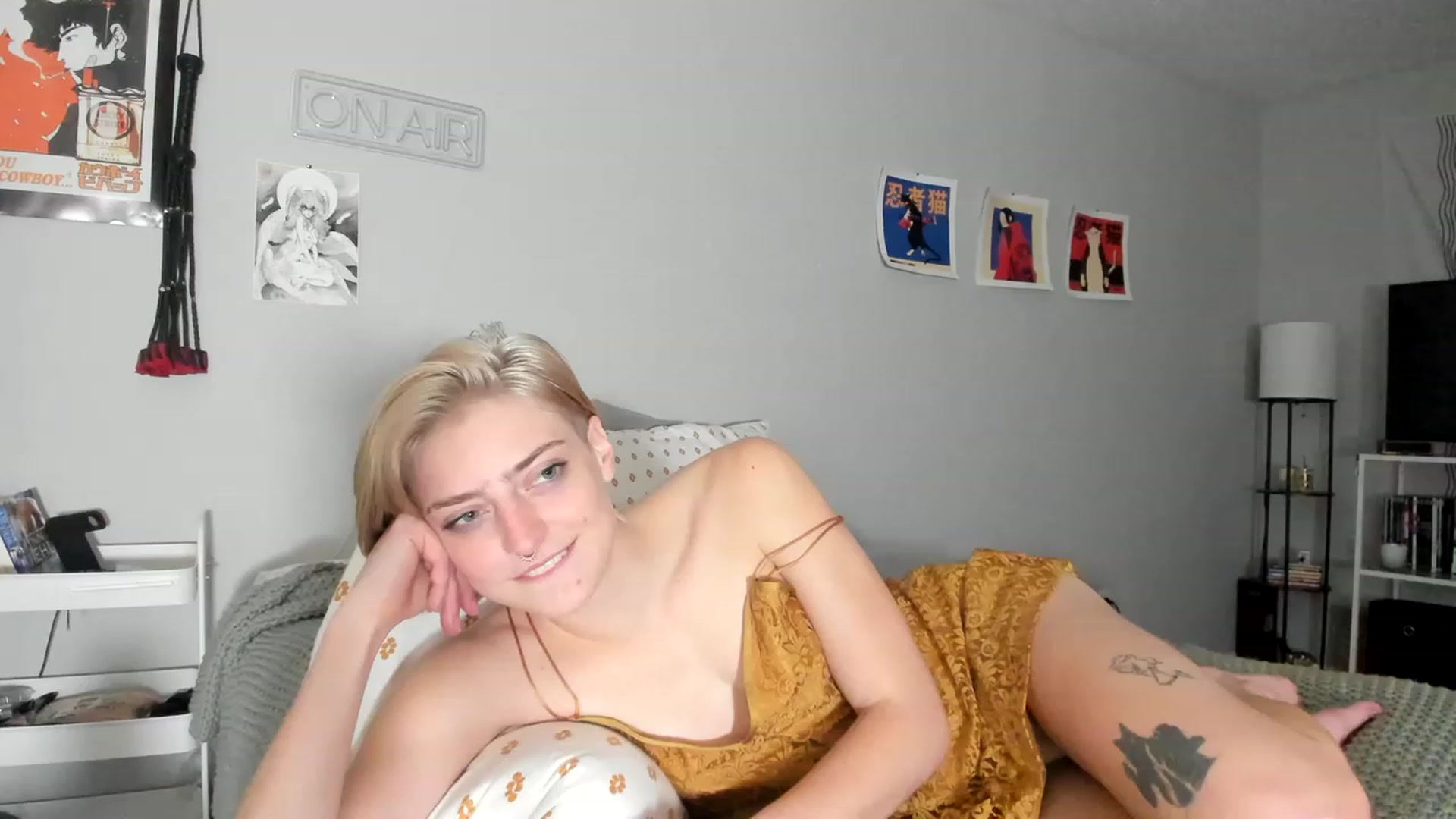 Gallery image thumbnail from BennieJett's myfreecams stream on, 12/10/2022, 18:19 image 6 of 20