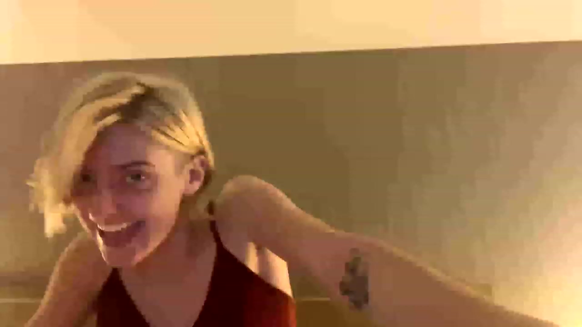 Gallery image thumbnail from BennieJett's myfreecams stream on, 12/15/2022, 03:03 image 15 of 20