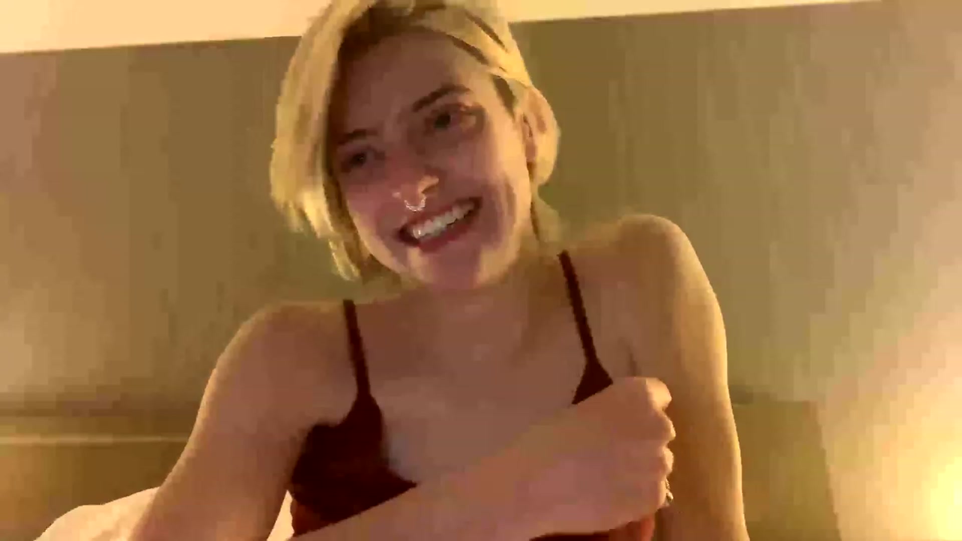 Gallery image thumbnail from BennieJett's myfreecams stream on, 12/15/2022, 04:01 image 1 of 20