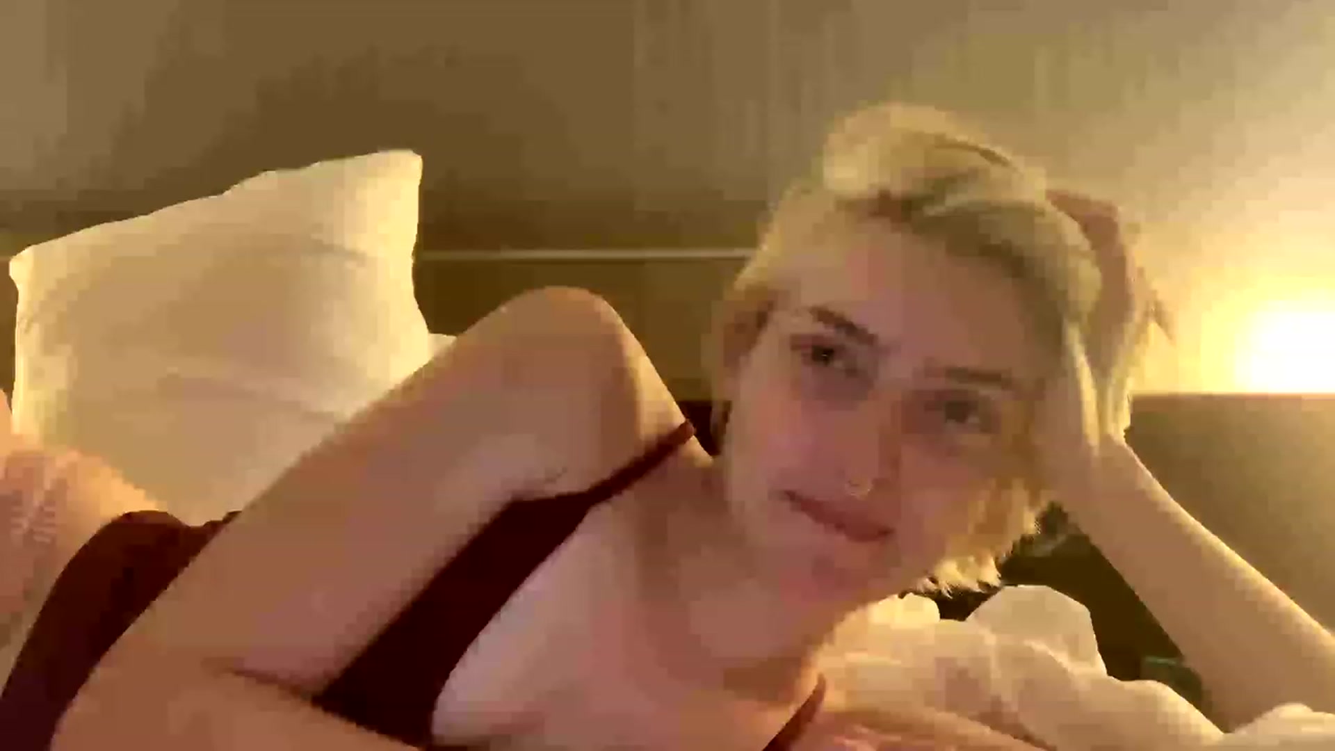 Gallery image thumbnail from BennieJett's myfreecams stream on, 12/15/2022, 05:07 image 4 of 20