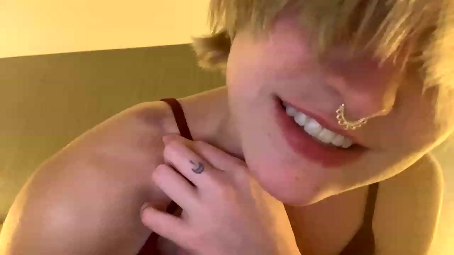 Gallery image thumbnail from BennieJett's myfreecams stream on, 12/15/2022, 05:07 image 18 of 20