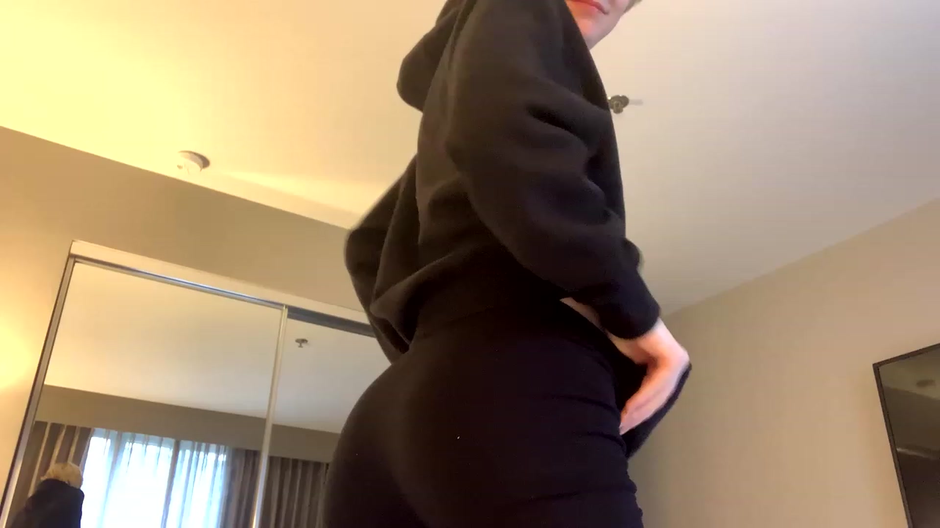 Gallery image thumbnail from BennieJett's myfreecams stream on, 02/01/2023, 18:52 image 15 of 20