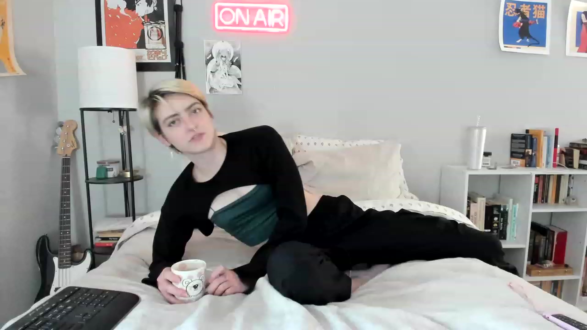 Gallery image thumbnail from BennieJett's myfreecams stream on, 03/16/2023, 23:28 image 5 of 20