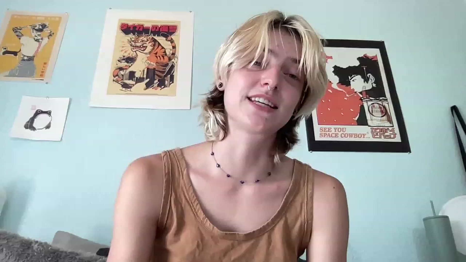 Gallery image thumbnail from BennieJett's myfreecams stream on, 08/29/2023, 20:04 image 20 of 20