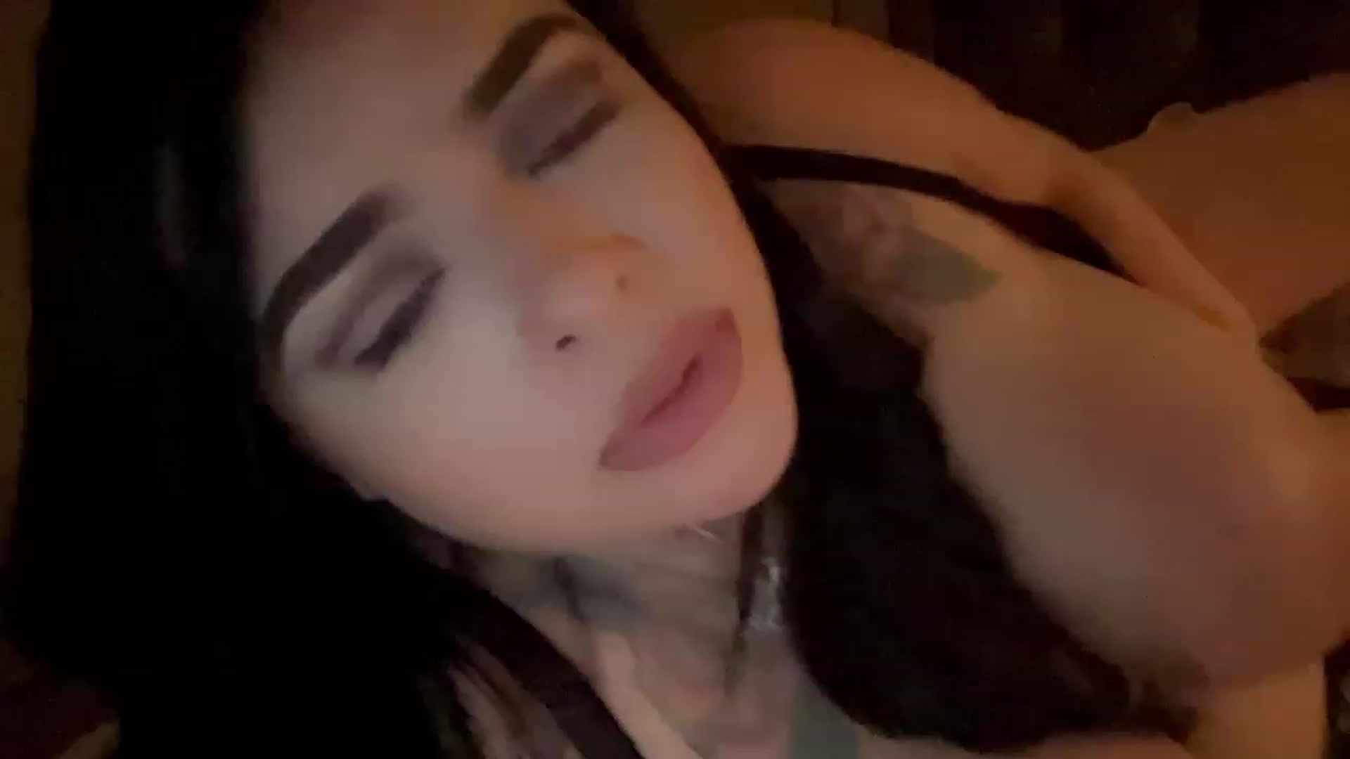 Gallery image thumbnail from Bentleybella's myfreecams stream on, 01/07/2023, 11:22 image 13 of 20