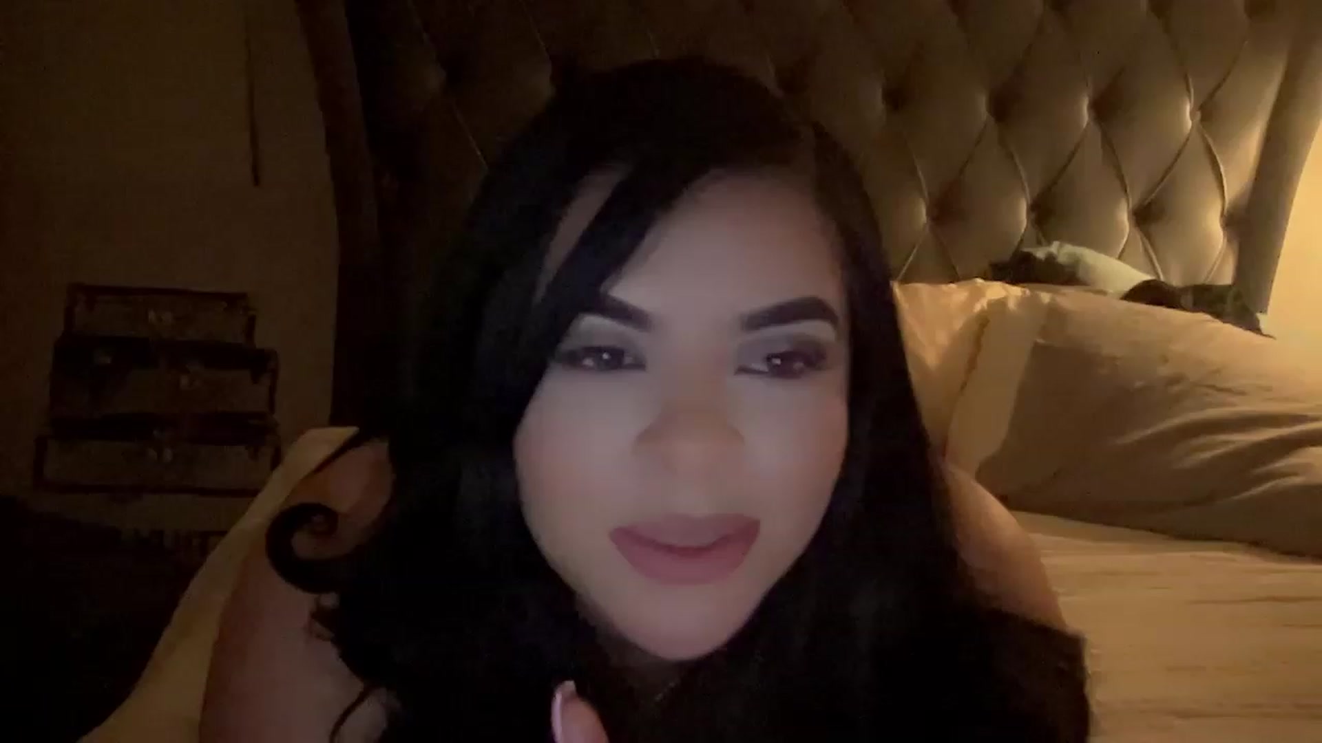 Gallery image thumbnail from Bentleybella's myfreecams stream on, 01/07/2023, 11:22 image 3 of 20