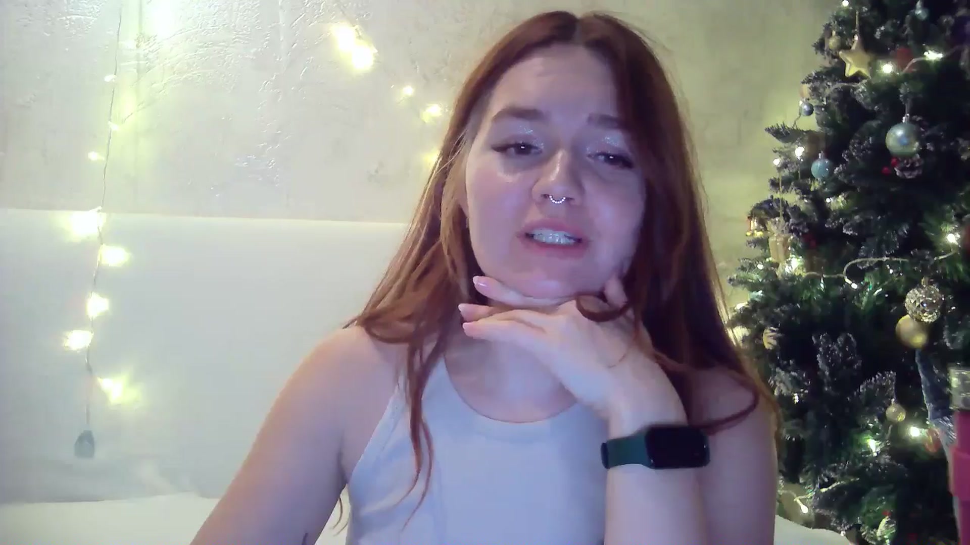 Gallery image thumbnail from BerryGoddess's myfreecams stream on, 12/25/2024, 20:34 image 6 of 20