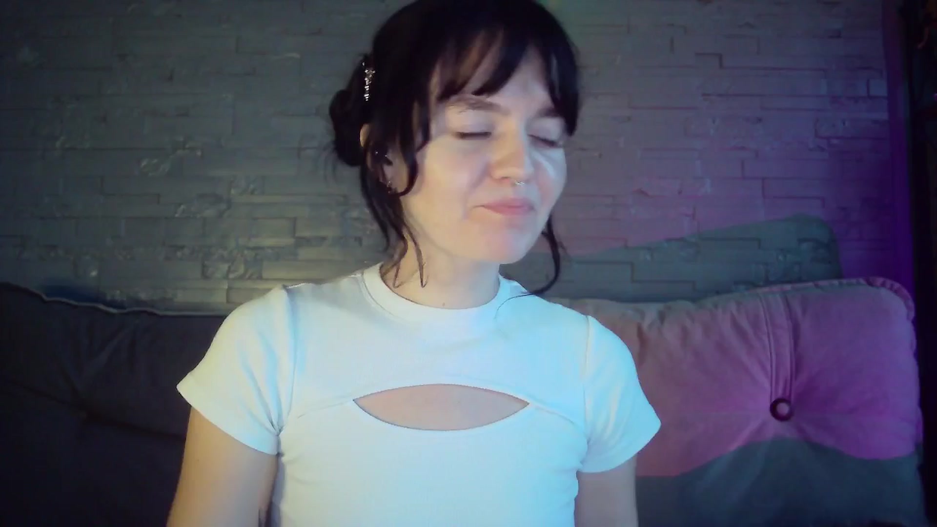 Gallery image thumbnail from BerryGoddess's myfreecams stream on, 05/25/2025, 17:04 image 15 of 20