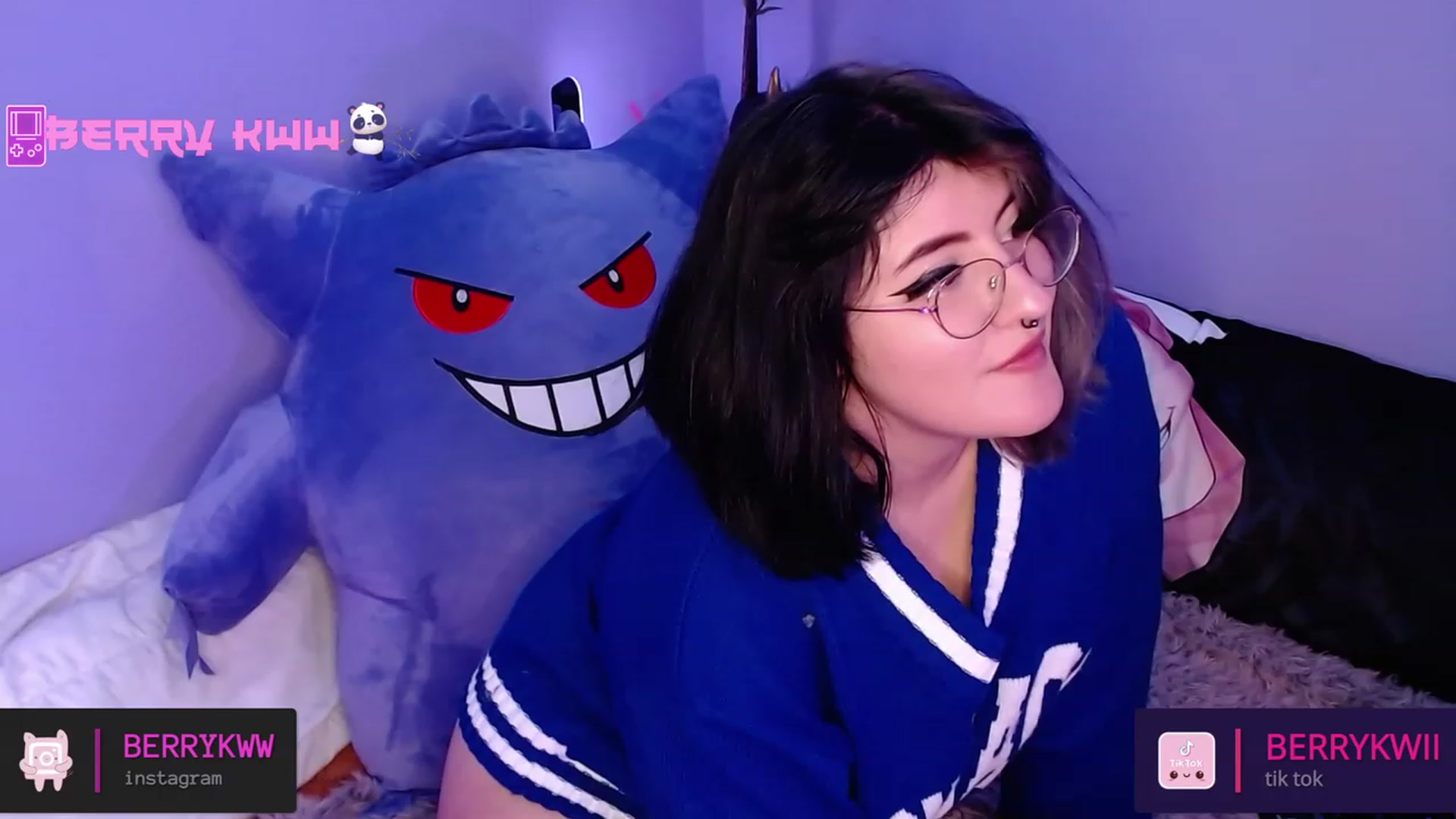 Gallery image thumbnail from Berry_wild's myfreecams stream on, 11/19/2022, 24:17 image 8 of 20