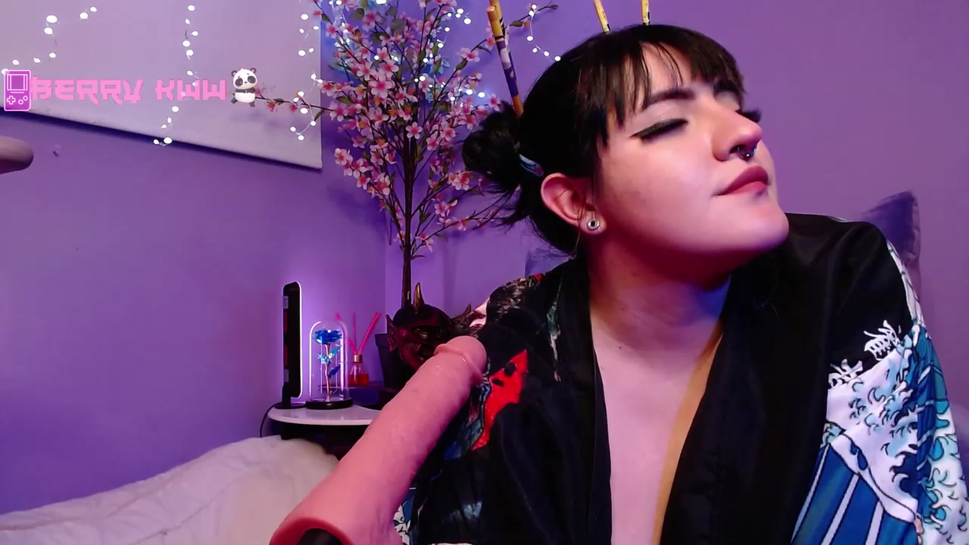 Gallery image thumbnail from Berry_wild's myfreecams stream on, 11/24/2022, 23:46 image 9 of 20