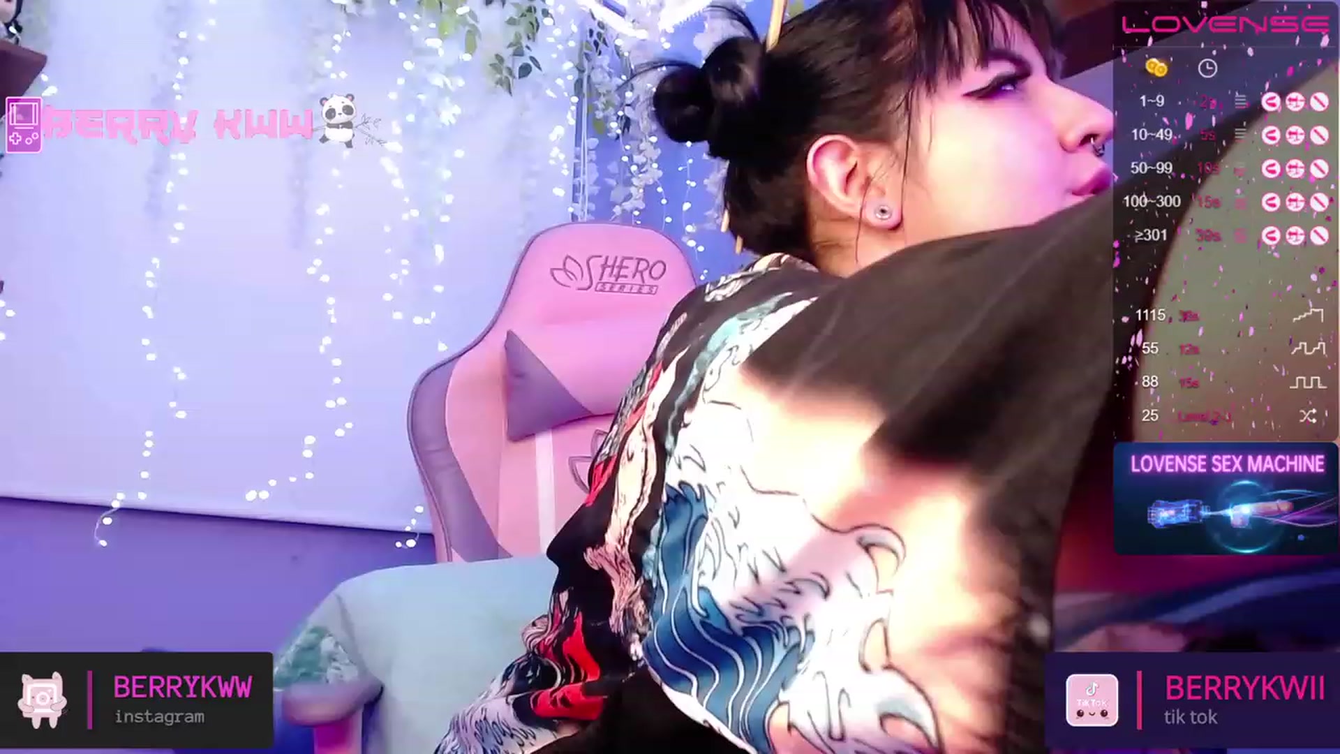 Gallery image thumbnail from Berry_wild's myfreecams stream on, 11/25/2022, 02:47 image 13 of 20