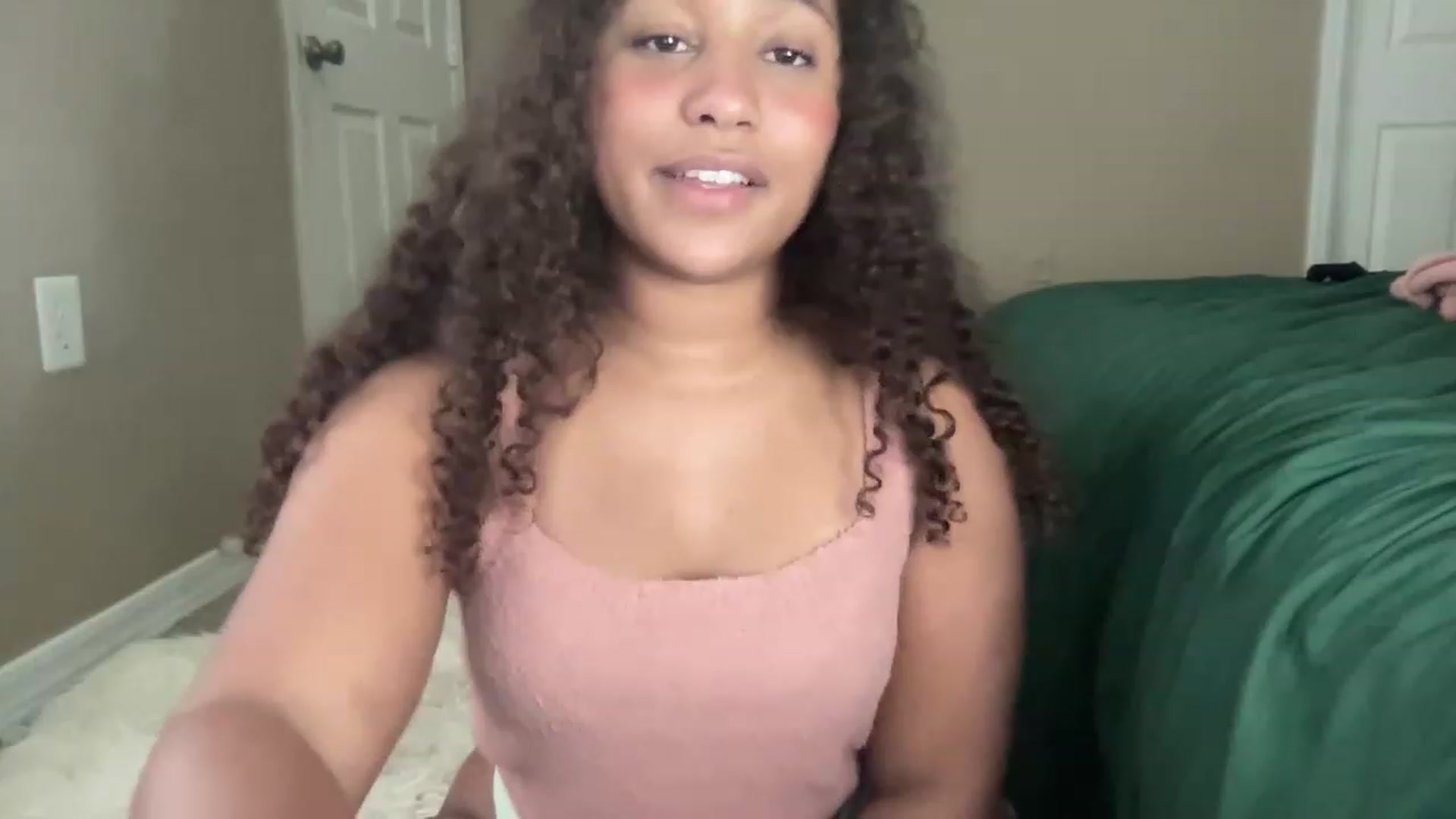 Gallery image thumbnail from BestAssonMFC's myfreecams stream on, 04/16/2023, 14:33 image 16 of 20