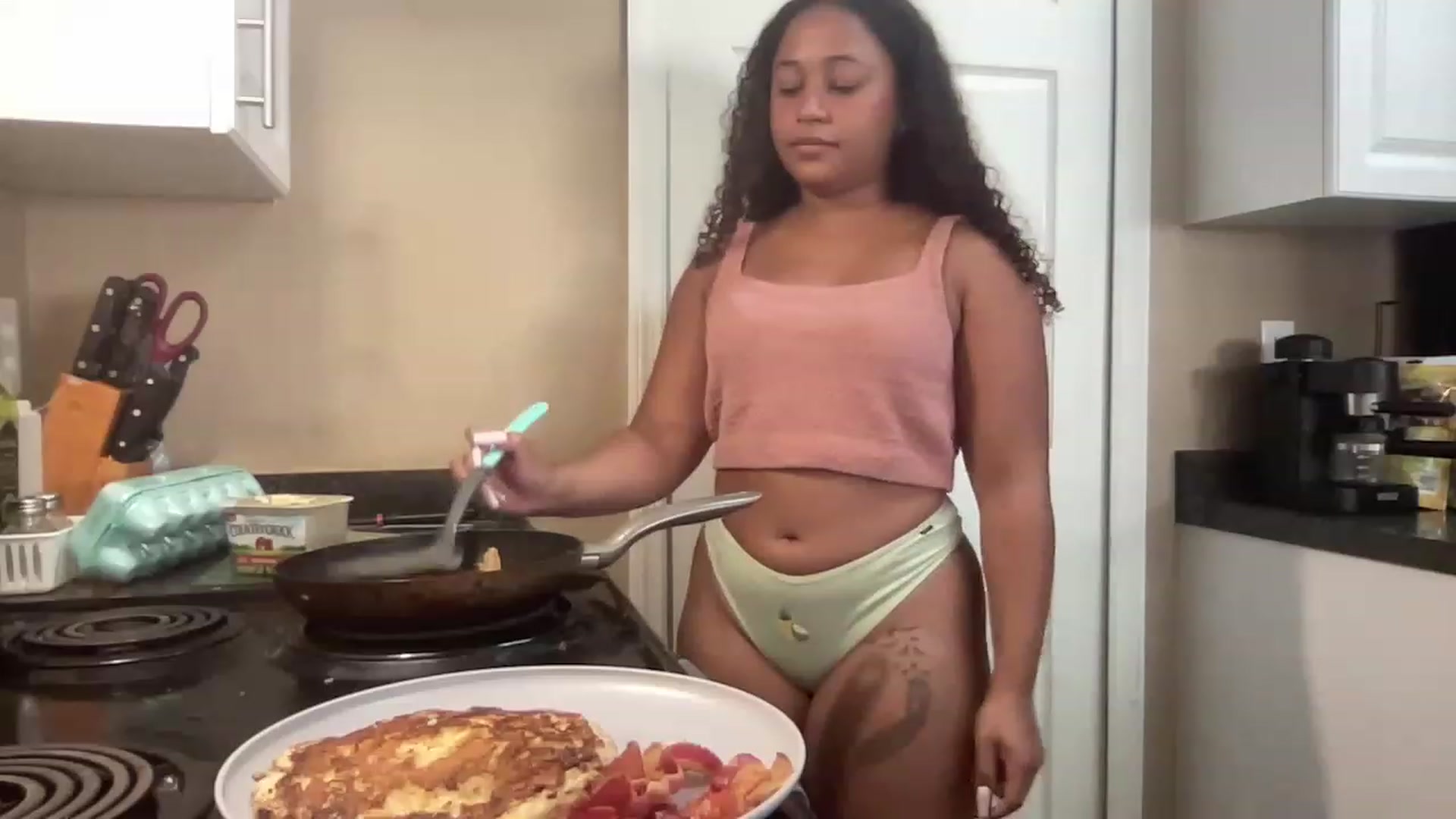 Gallery image thumbnail from BestAssonMFC's myfreecams stream on, 04/16/2023, 15:09 image 18 of 20