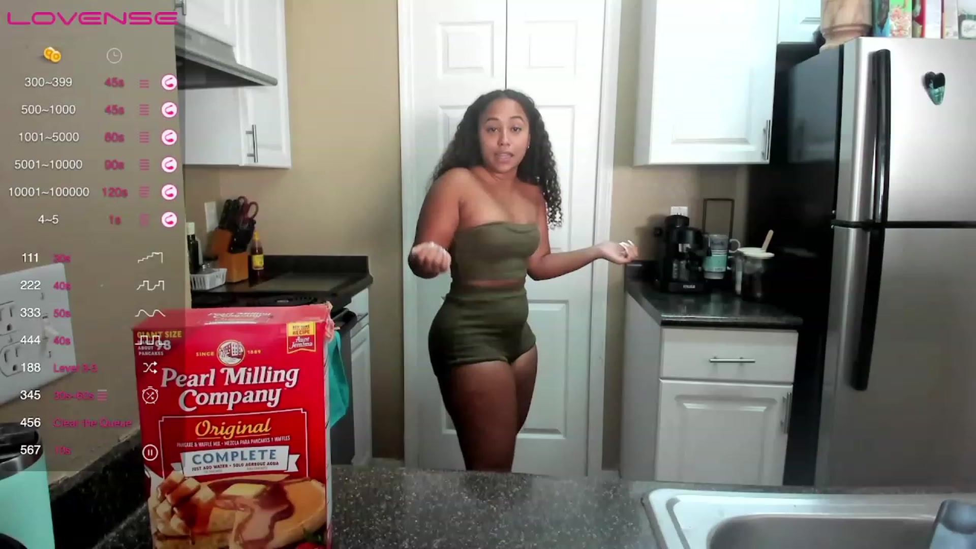 Gallery image thumbnail from BestAssonMFC's myfreecams stream on, 07/03/2023, 14:54 image 18 of 20