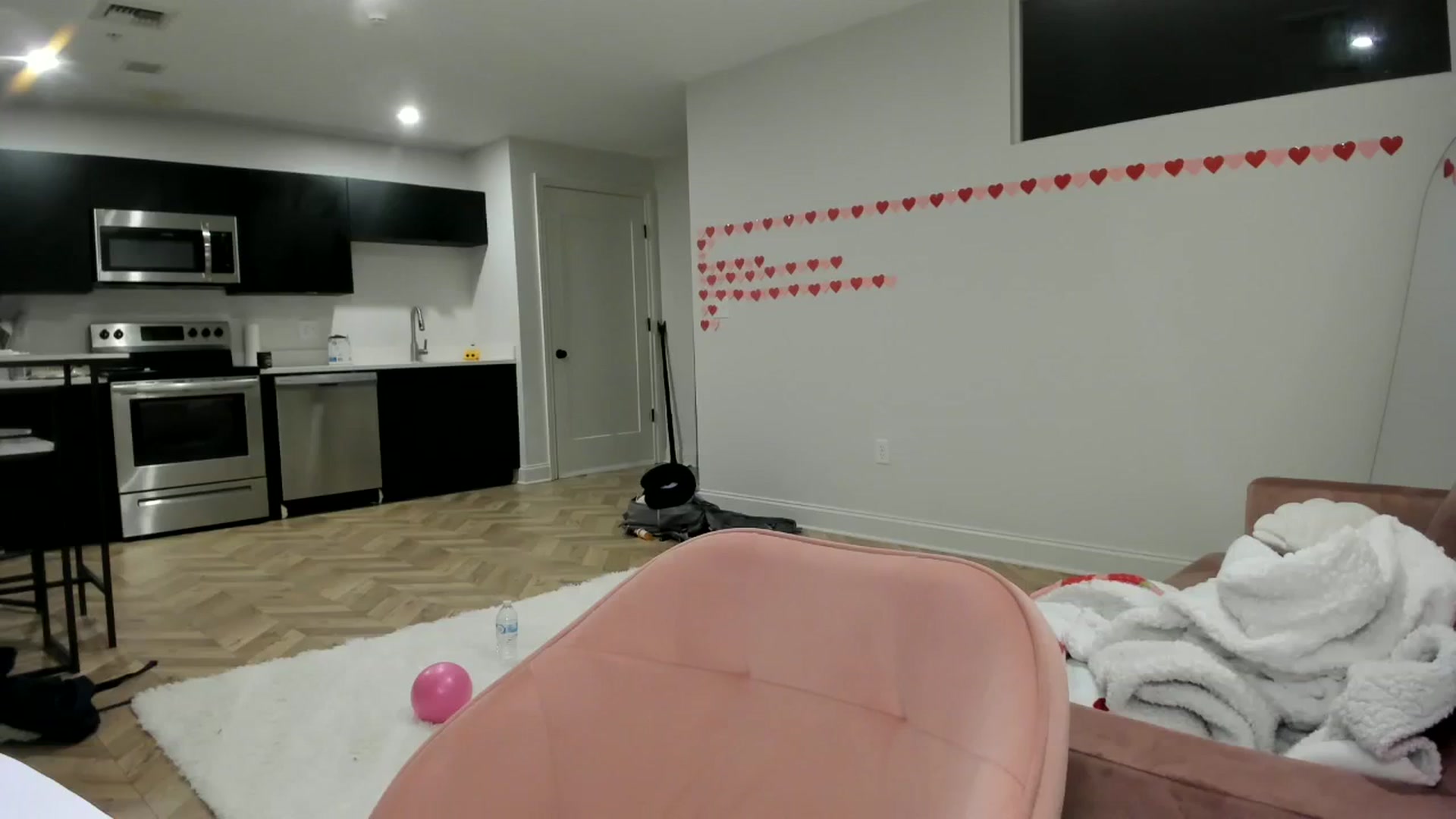 Gallery image thumbnail from BestAssonMFC's myfreecams stream on, 02/20/2024, 02:13 image 14 of 20