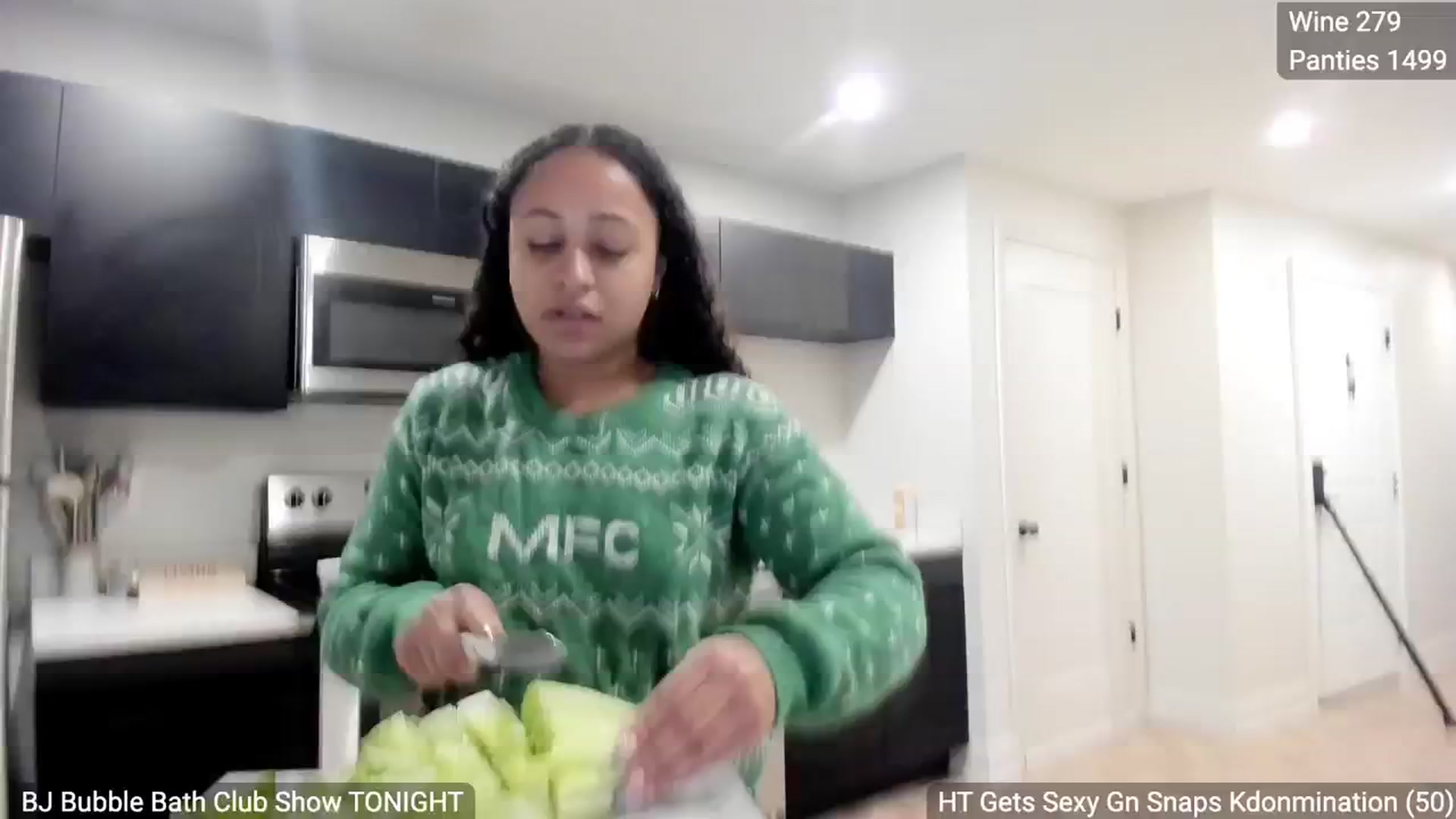 Gallery image thumbnail from BestAssonMFC's myfreecams stream on, 03/10/2024, 02:03 image 7 of 20