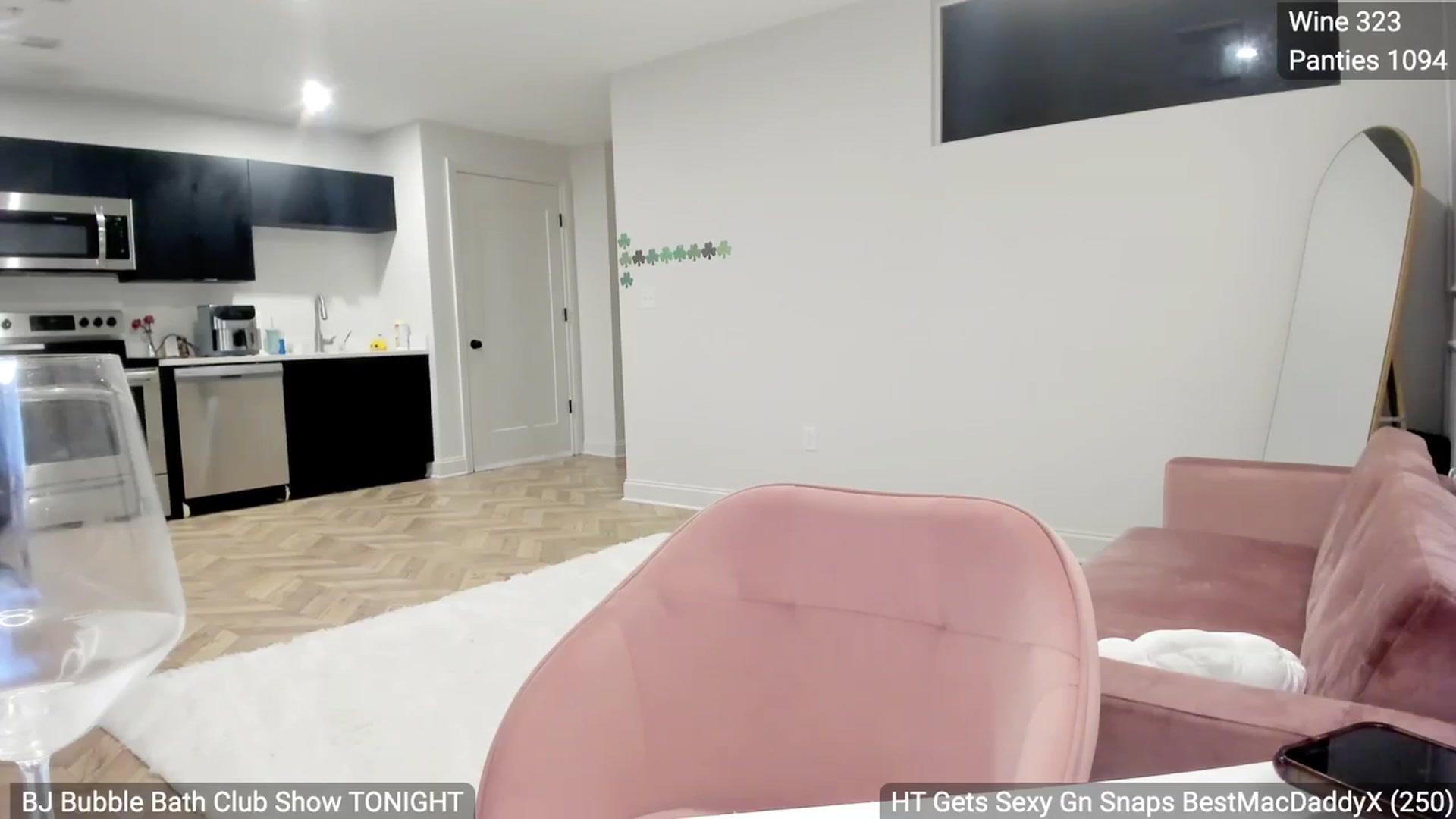 Gallery image thumbnail from BestAssonMFC's myfreecams stream on, 03/10/2024, 02:39 image 7 of 20