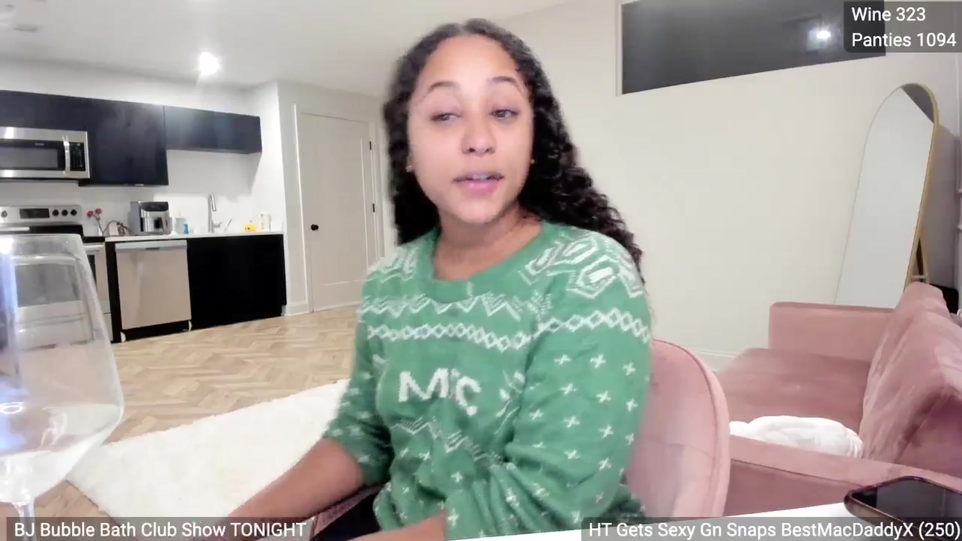 Gallery image thumbnail from BestAssonMFC's myfreecams stream on, 03/10/2024, 02:39 image 10 of 20