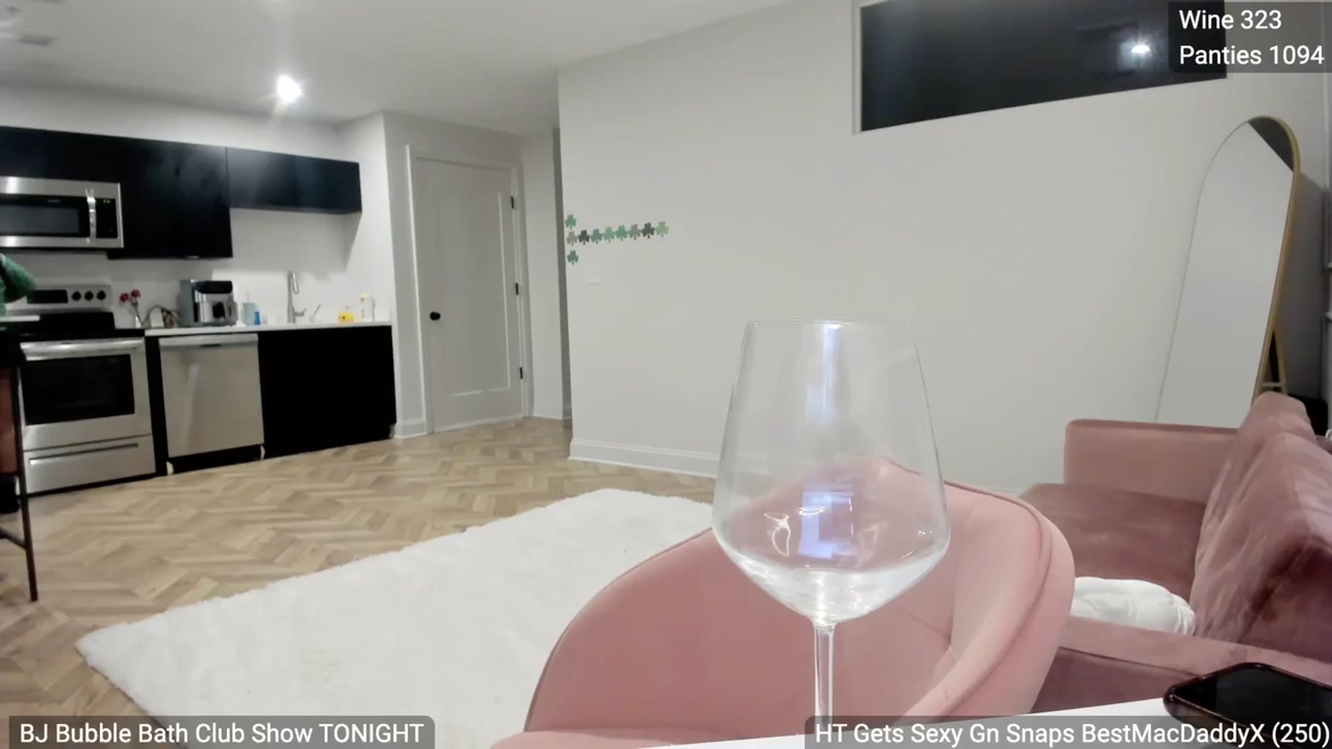 Gallery image thumbnail from BestAssonMFC's myfreecams stream on, 03/10/2024, 02:39 image 2 of 20