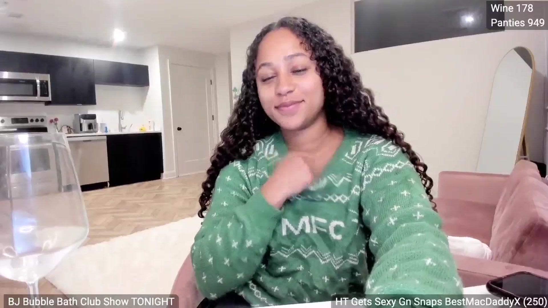 Gallery image thumbnail from BestAssonMFC's myfreecams stream on, 03/10/2024, 02:39 image 18 of 20