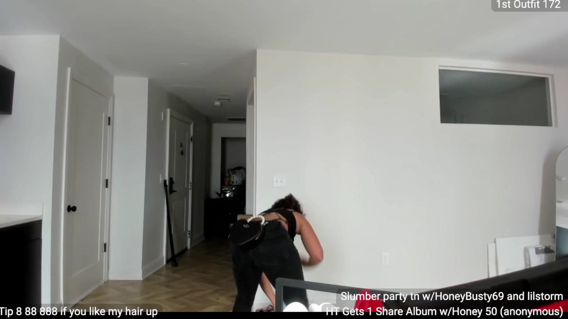 Gallery image thumbnail from BestAssonMFC's myfreecams stream on, 06/06/2024, 19:28 image 20 of 20