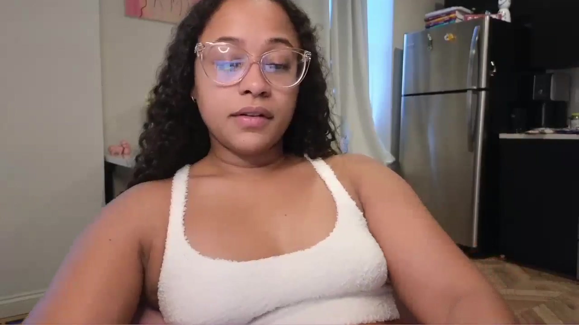 Gallery image thumbnail from BestAssonMFC's myfreecams stream on, 07/17/2024, 22:19 image 9 of 20
