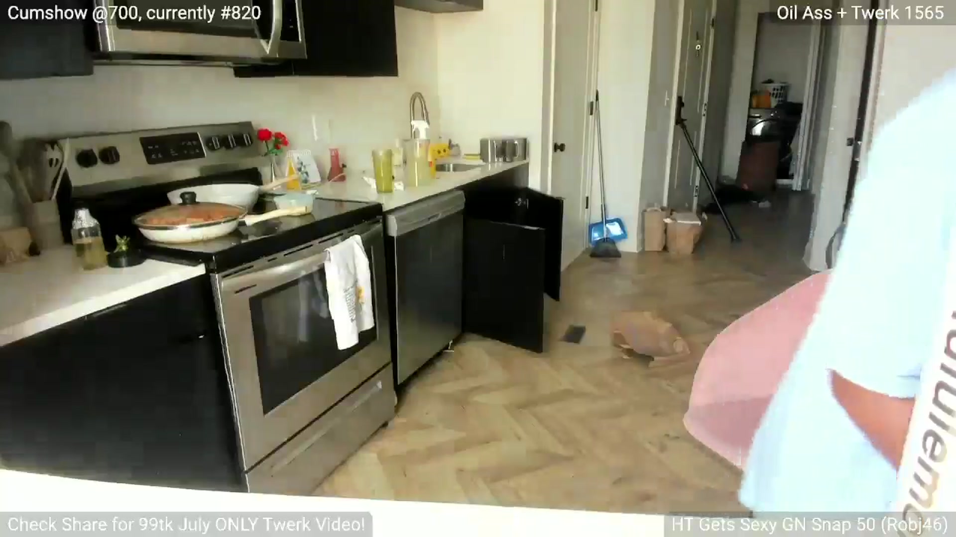 Gallery image thumbnail from BestAssonMFC's myfreecams stream on, 07/27/2024, 17:00 image 3 of 20