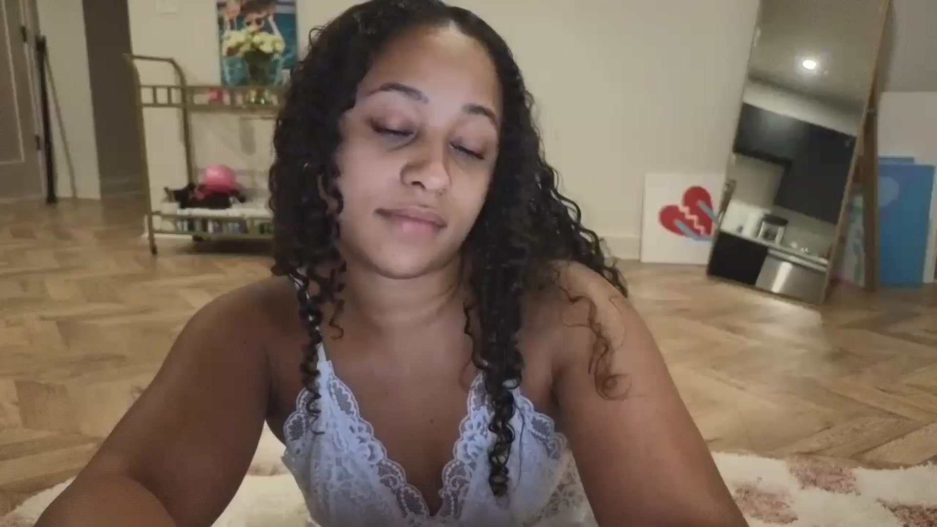 Gallery image thumbnail from BestAssonMFC's myfreecams stream on, 07/31/2024, 08:32 image 10 of 20