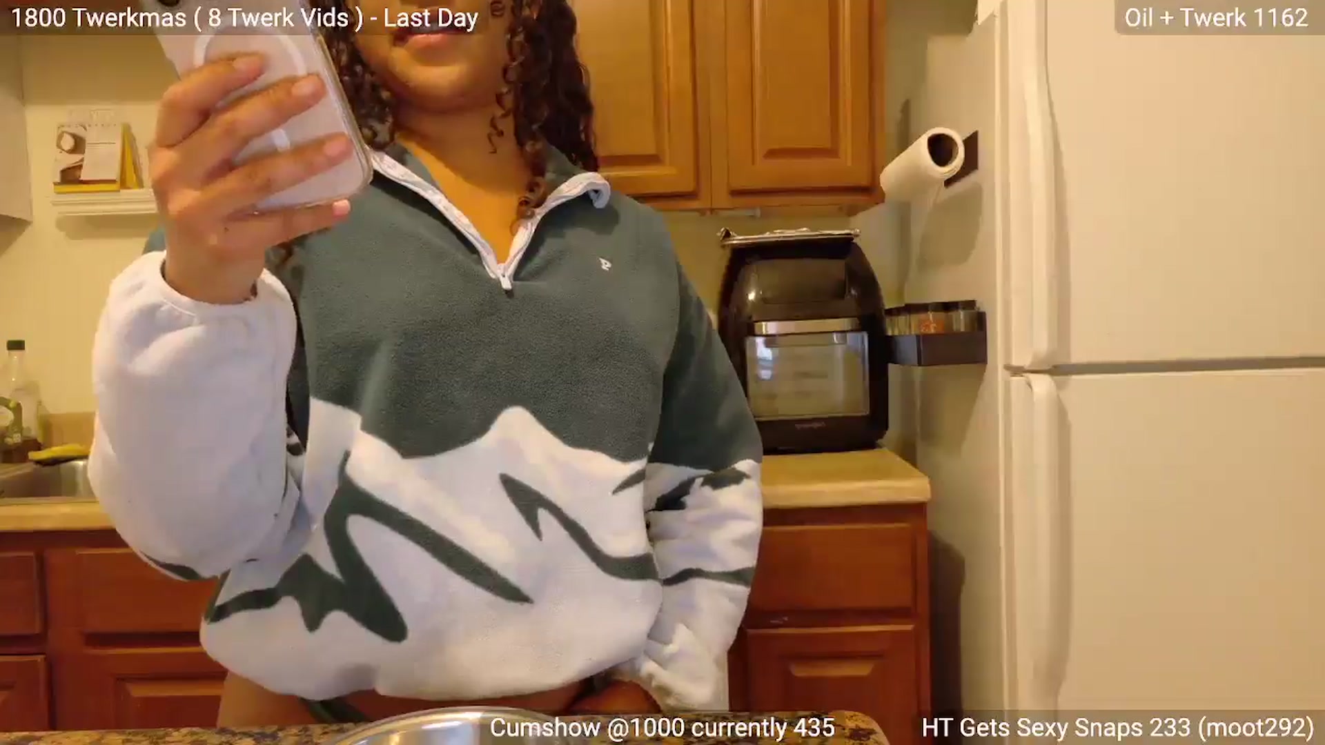 Gallery image thumbnail from BestAssonMFC's myfreecams stream on, 01/01/2025, 17:02 image 14 of 20