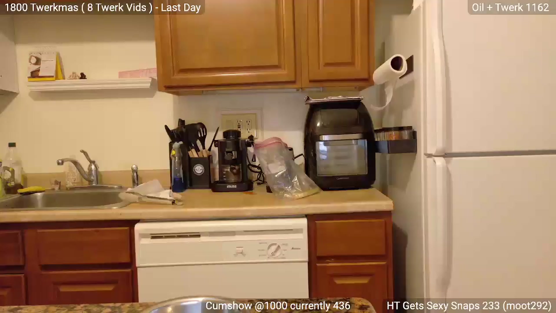 Gallery image thumbnail from BestAssonMFC's myfreecams stream on, 01/01/2025, 17:02 image 15 of 20
