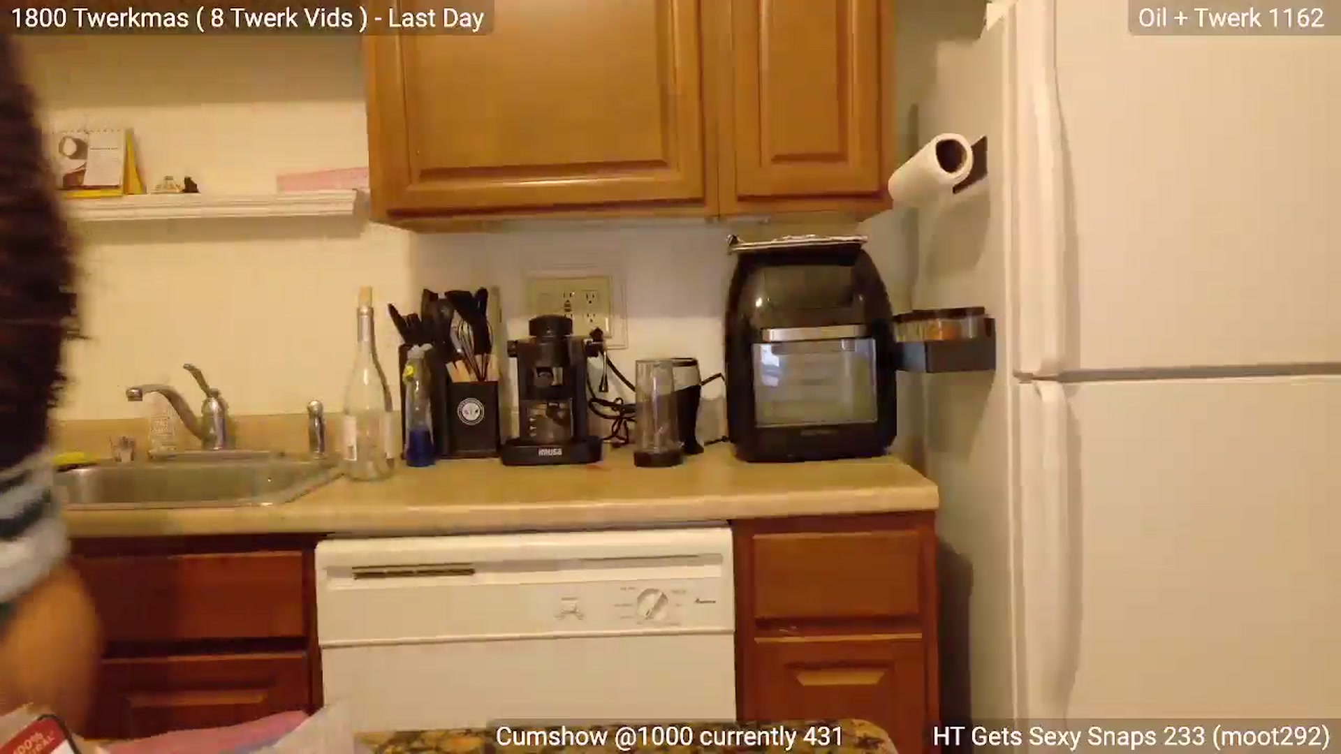 Gallery image thumbnail from BestAssonMFC's myfreecams stream on, 01/01/2025, 17:02 image 12 of 20