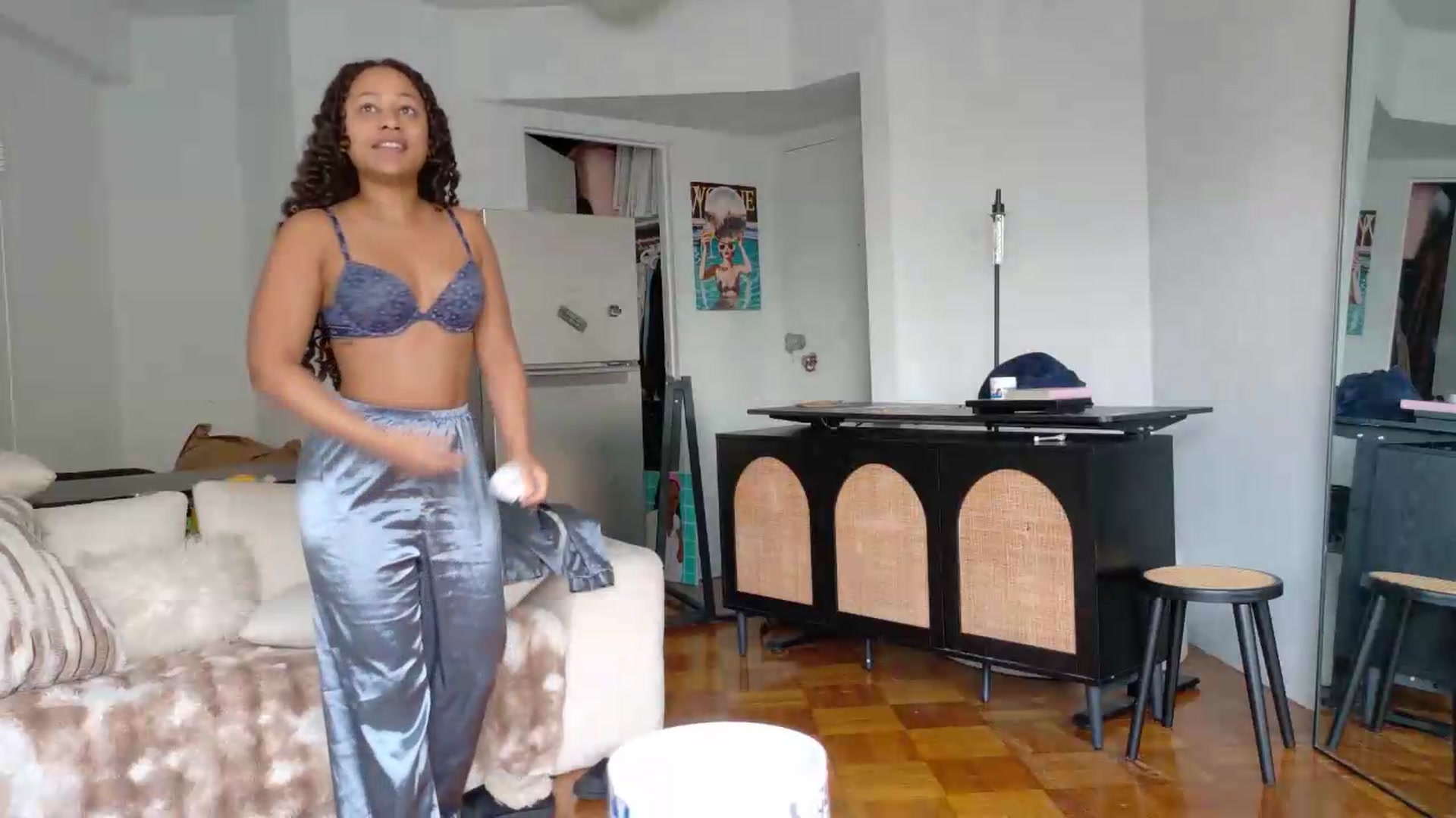 Gallery image thumbnail from BestAssonMFC's myfreecams stream on, 08/05/2026, 17:08 image 16 of 20