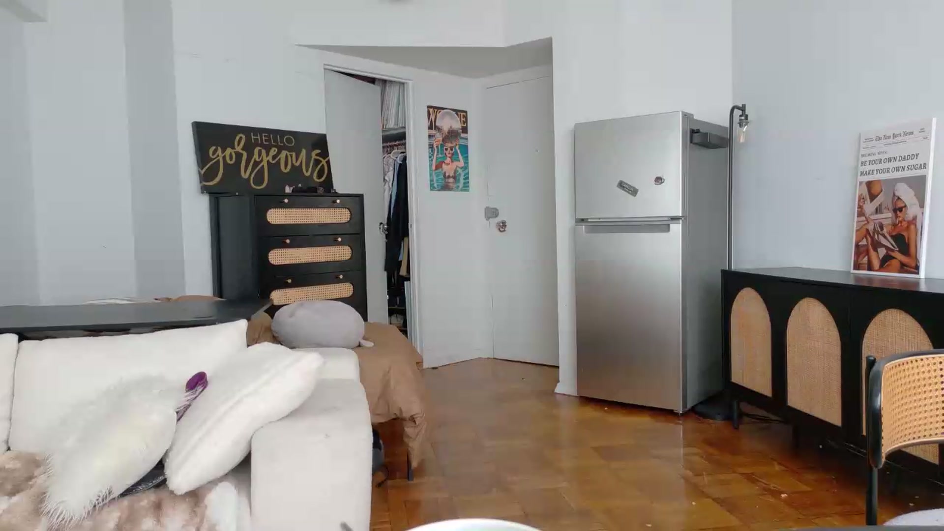 Gallery image thumbnail from BestAssonMFC's myfreecams stream on, 08/07/2026, 15:29 image 8 of 20